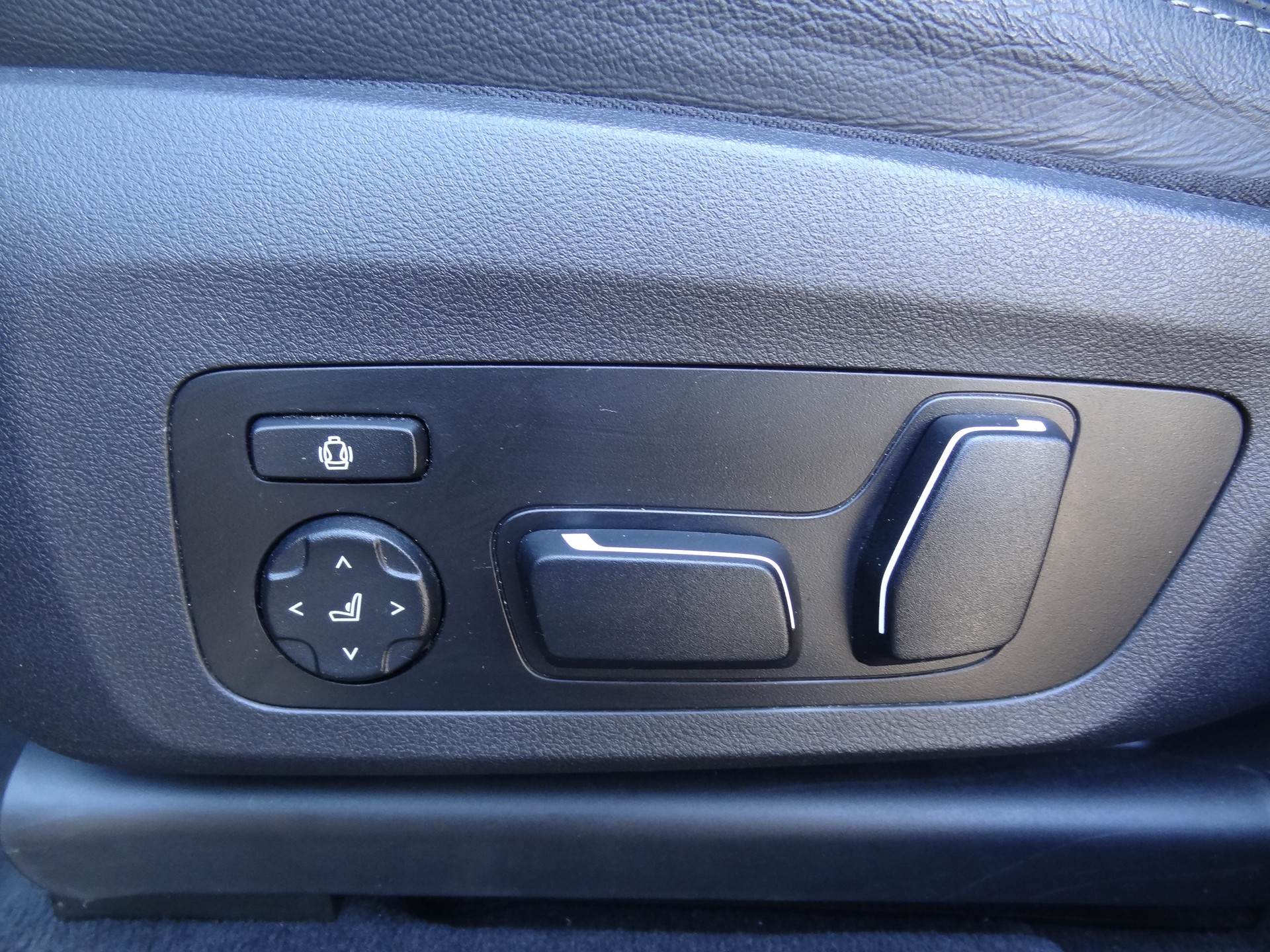 BMW X3 xDrive 20i-image-8