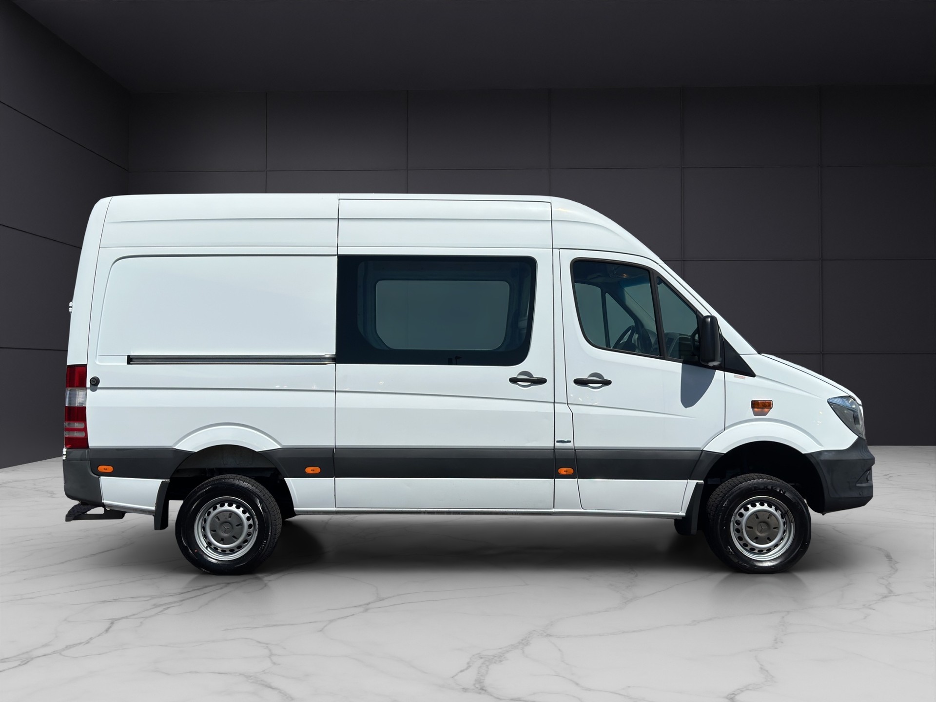 MERCEDES-BENZ Sprinter 316 CDI Standard 4x4 Automat-image-7