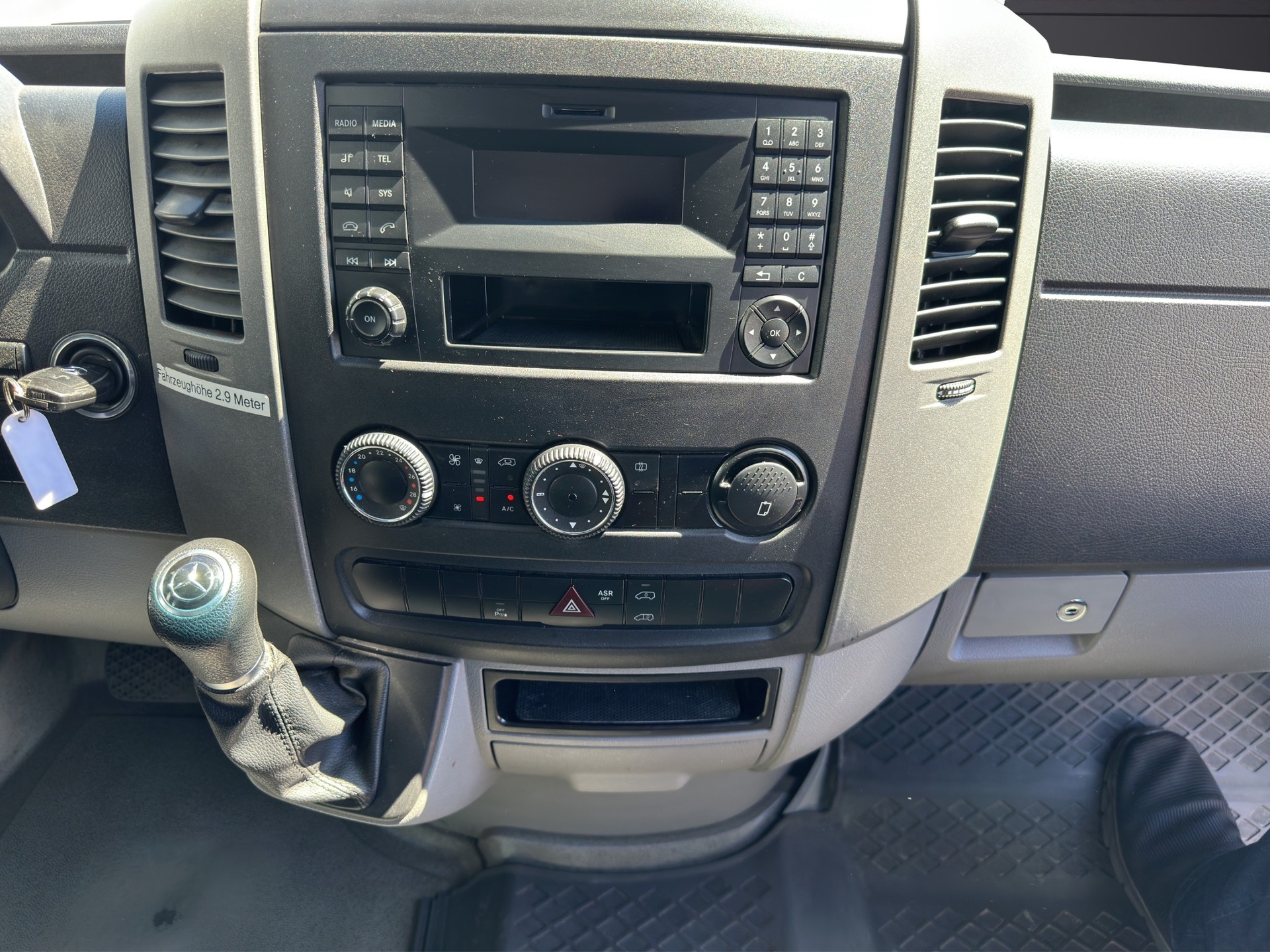 MERCEDES-BENZ Sprinter 316 CDI Standard 4x4 Automat-image-18