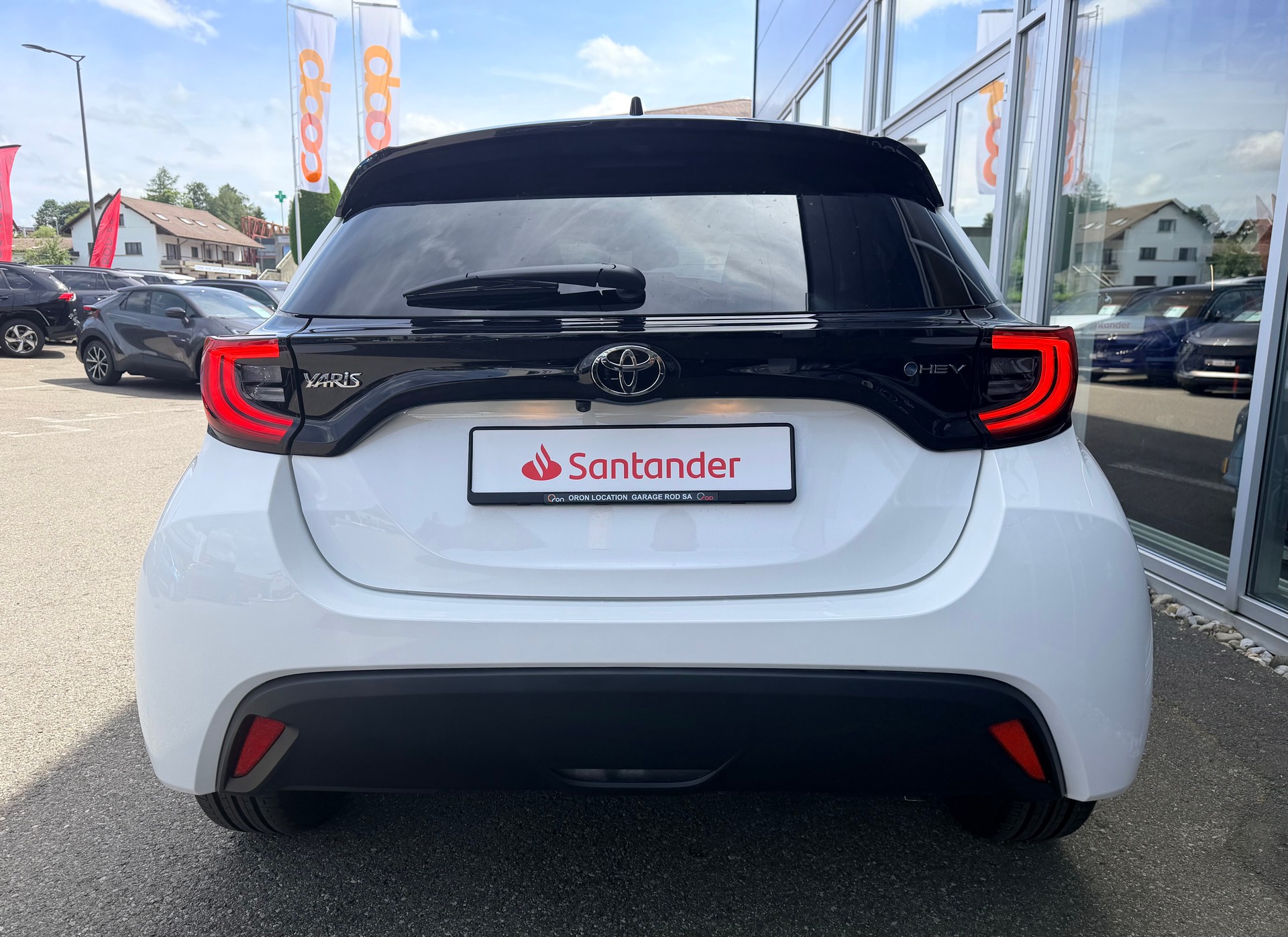 TOYOTA Yaris 1.5 Trend e-CVT-image-4