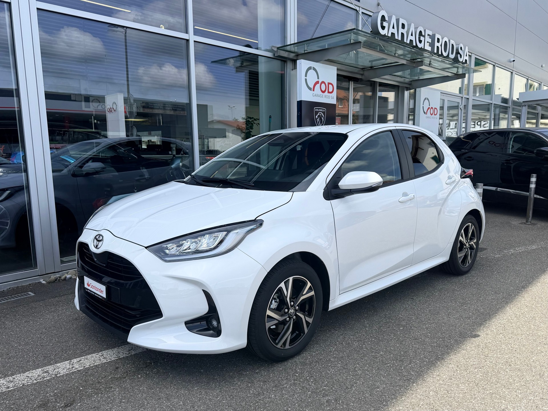 TOYOTA Yaris 1.5 Trend e-CVT-image-23