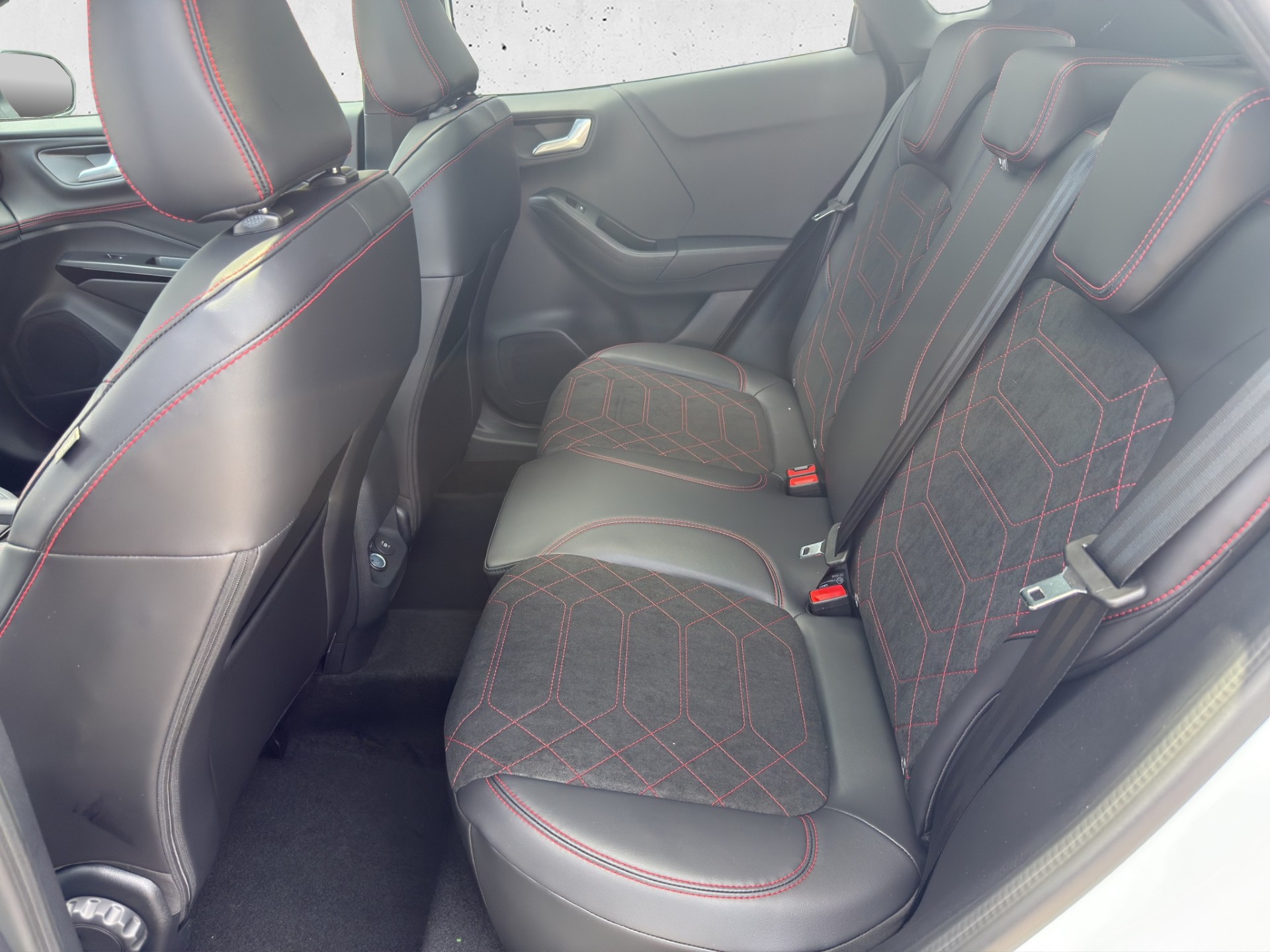 FORD Puma 1.0 EcoB Hybrid 155 ST-Line X-image-11