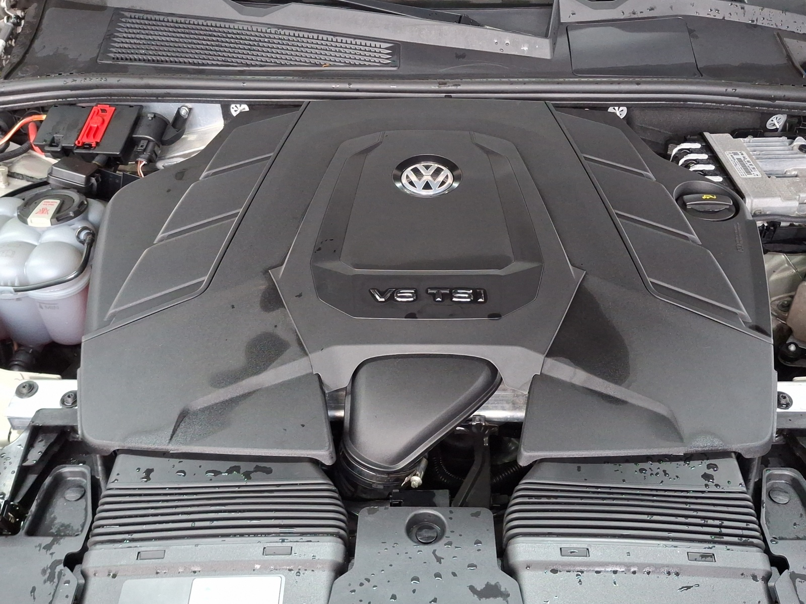 VW Touareg 3.0 TSI Atmosphere Tiptronic-image-15