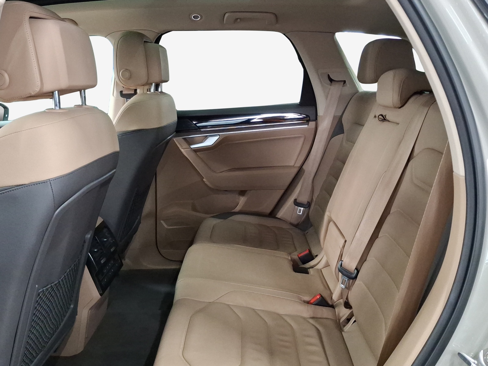 VW Touareg 3.0 TSI Atmosphere Tiptronic-image-11