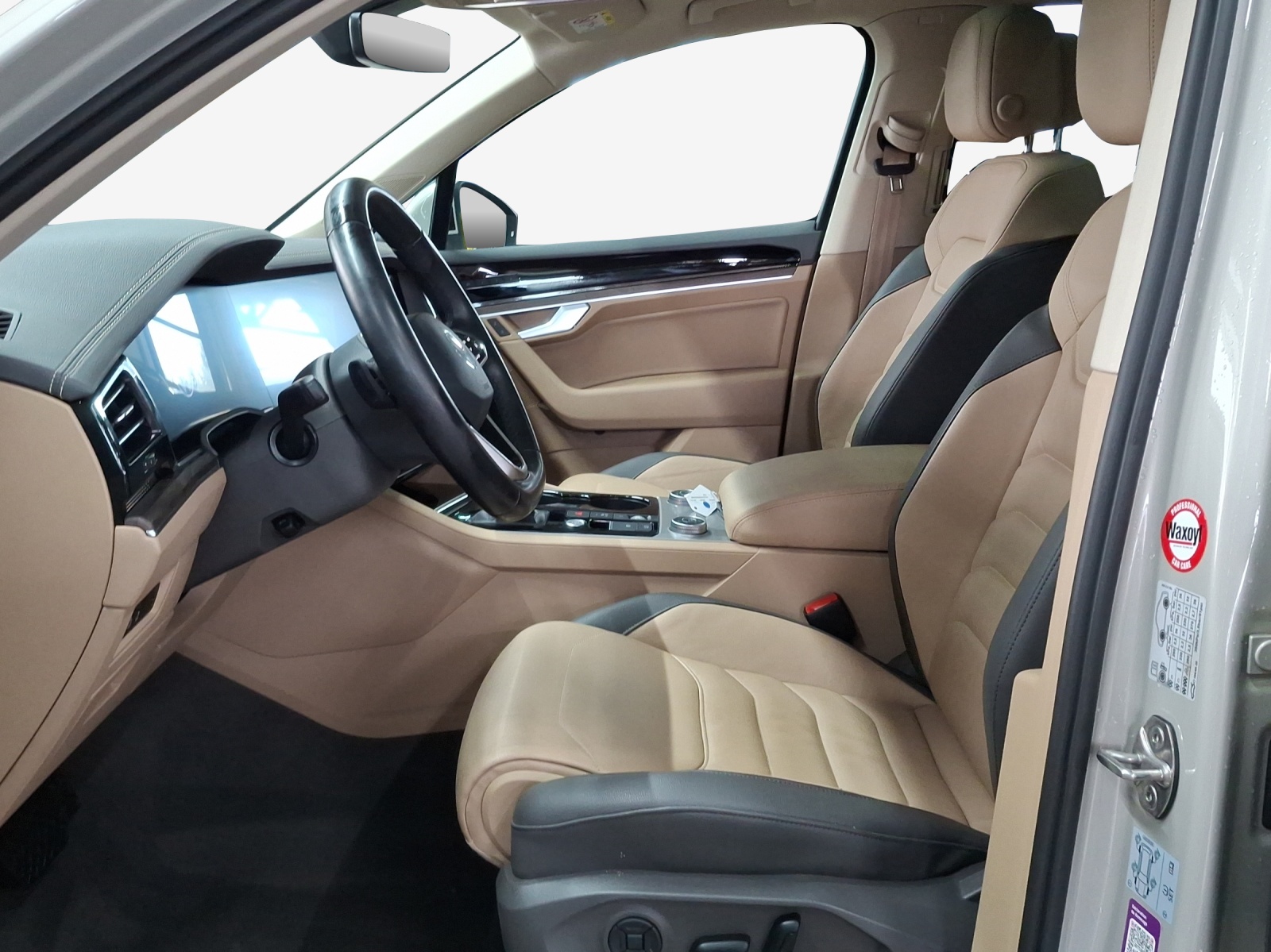 VW Touareg 3.0 TSI Atmosphere Tiptronic-image-7