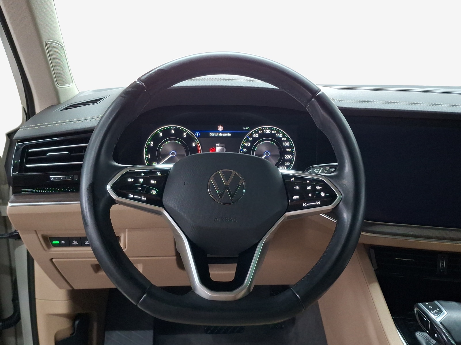VW Touareg 3.0 TSI Atmosphere Tiptronic-image-8
