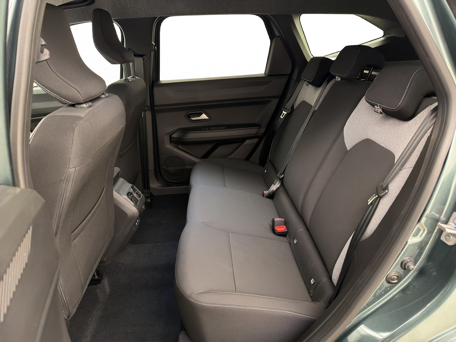 DACIA Bigster 1.8 Hybrid Journey-image-11