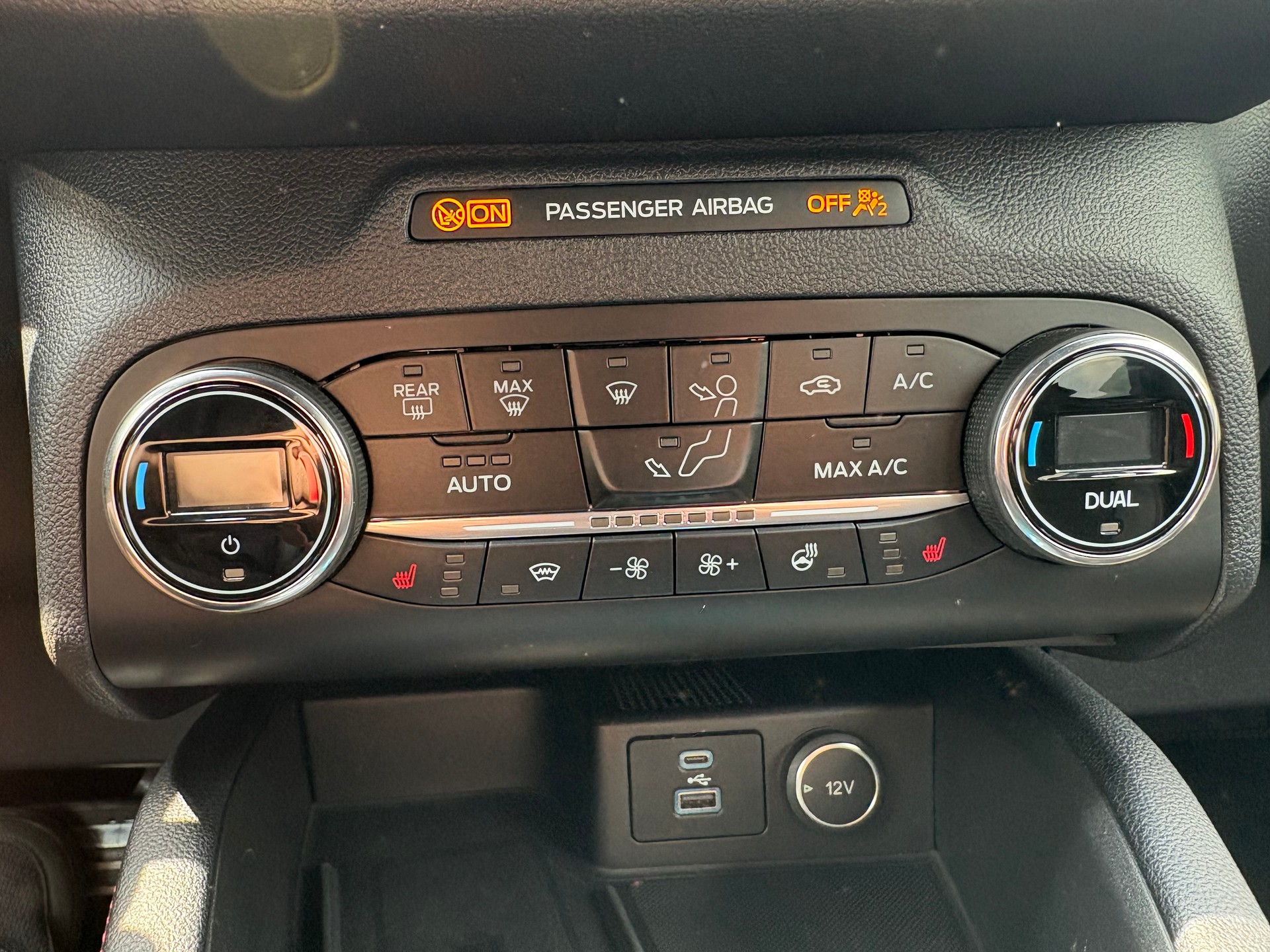 FORD Kuga 2.0 TDCi EcoBlue ST-Line 4WD Automat-image-10