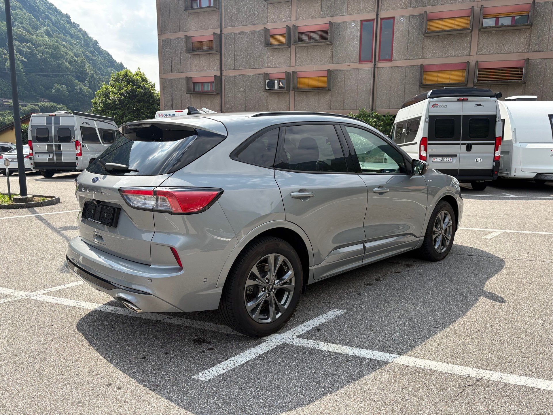 FORD Kuga 2.0 TDCi EcoBlue ST-Line 4WD Automat-image-4