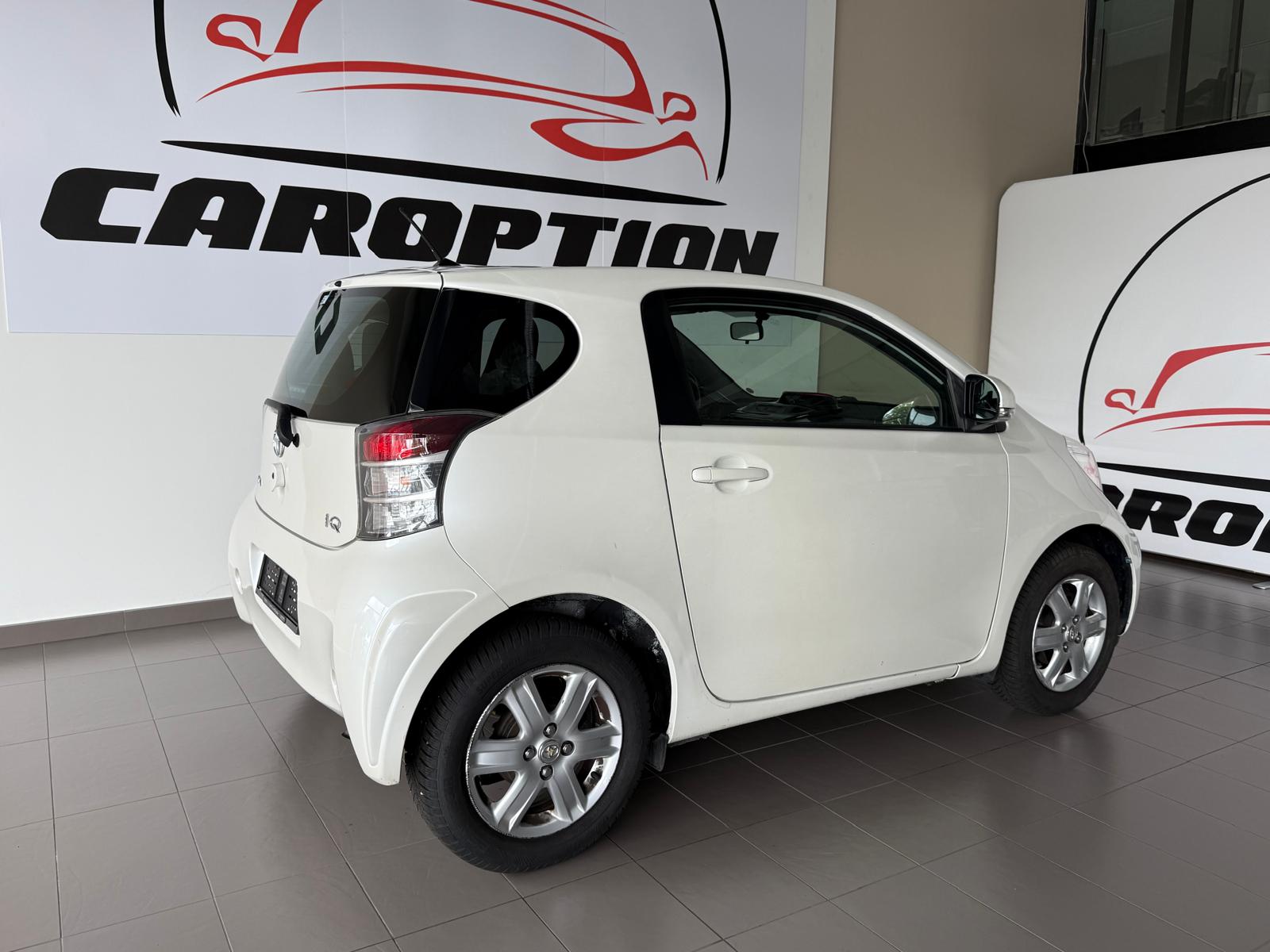 TOYOTA iQ 1.0 VVT-i Linea Luna-image-4