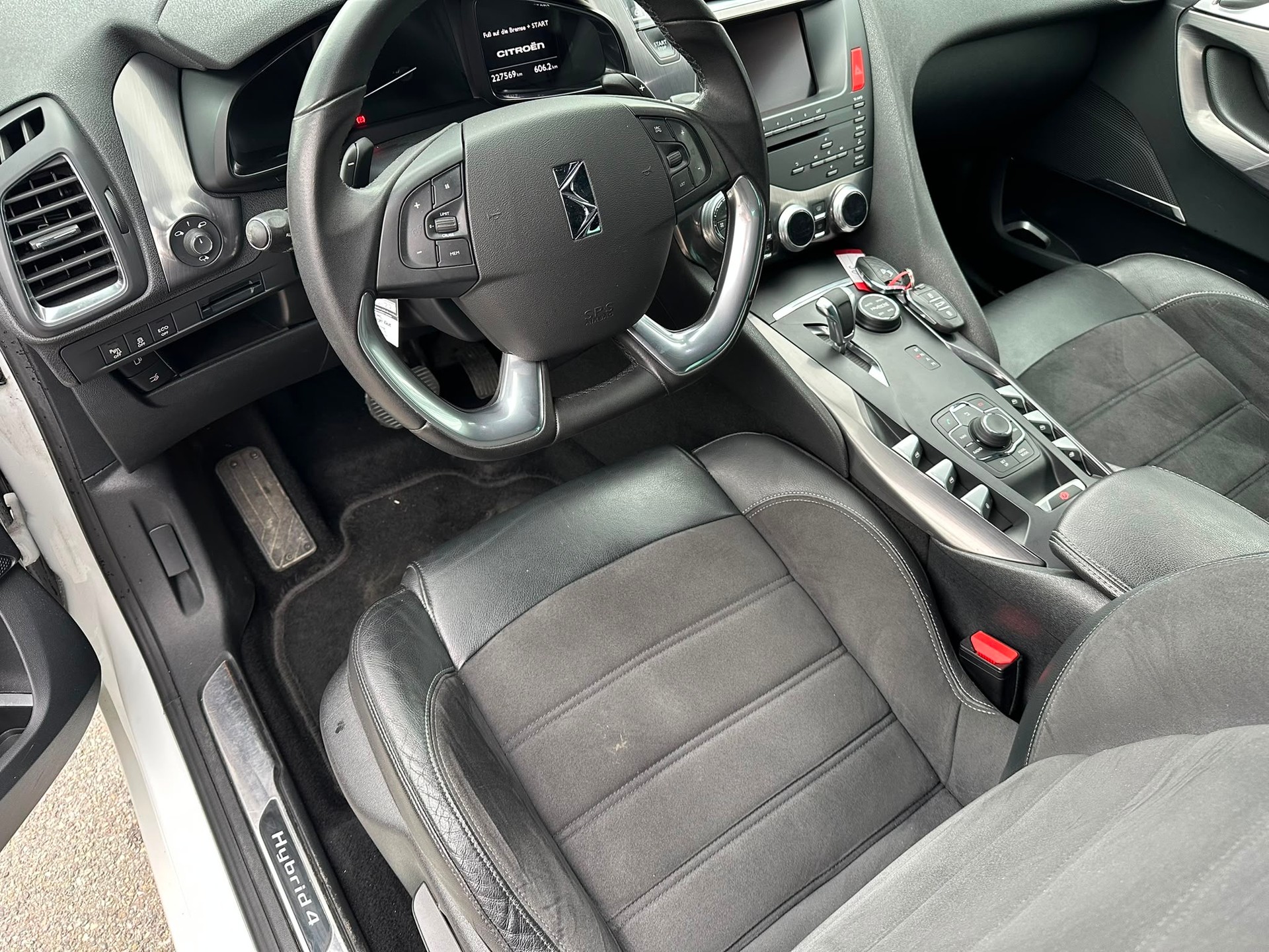 DS AUTOMOBILES DS5 HYbrid4 200 SO Chic EGS6-image-10