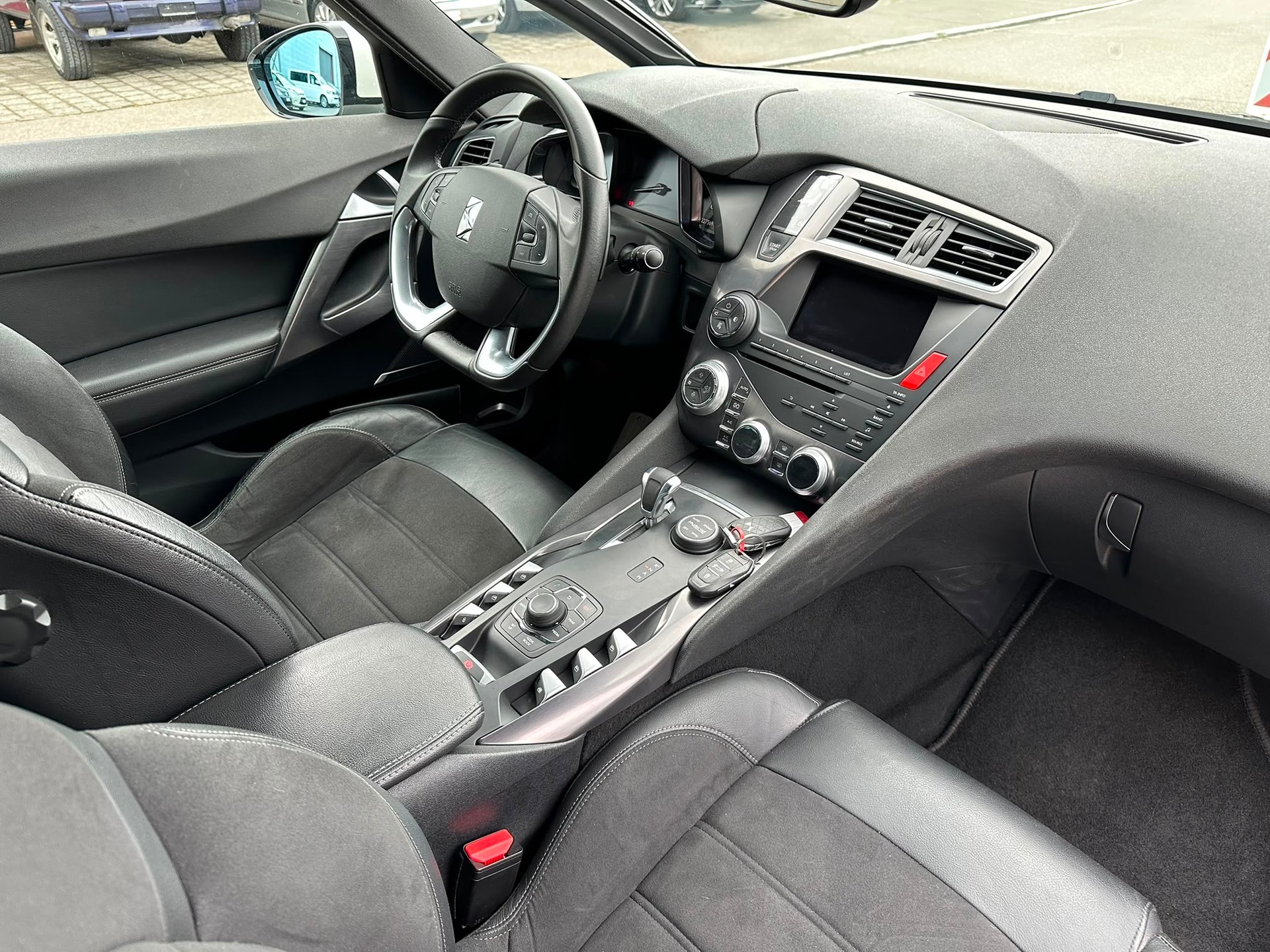 DS AUTOMOBILES DS5 HYbrid4 200 SO Chic EGS6-image-8
