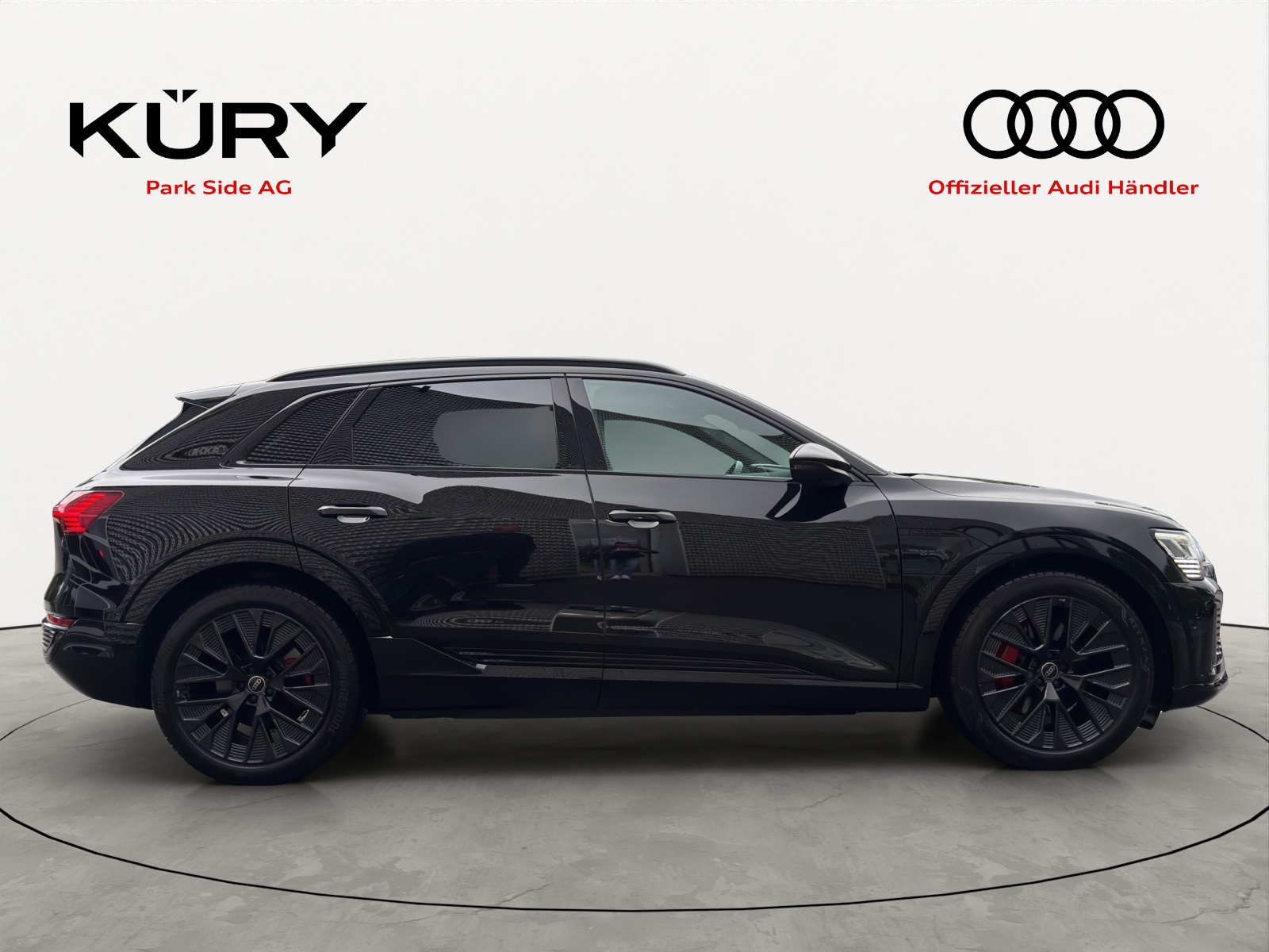 AUDI Q8 50 e-tron Black Edition-image-2