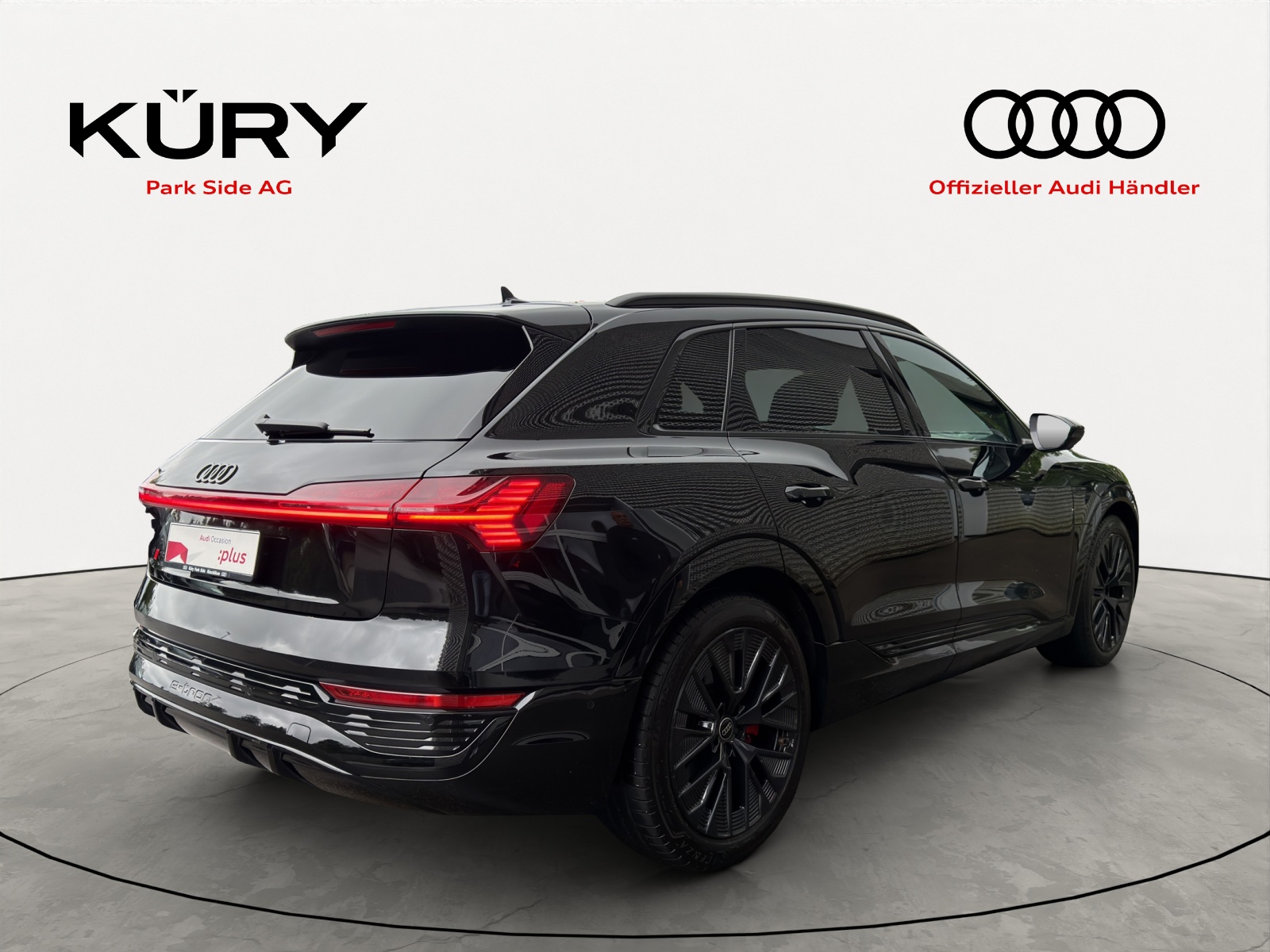 AUDI Q8 50 e-tron Black Edition-image-3