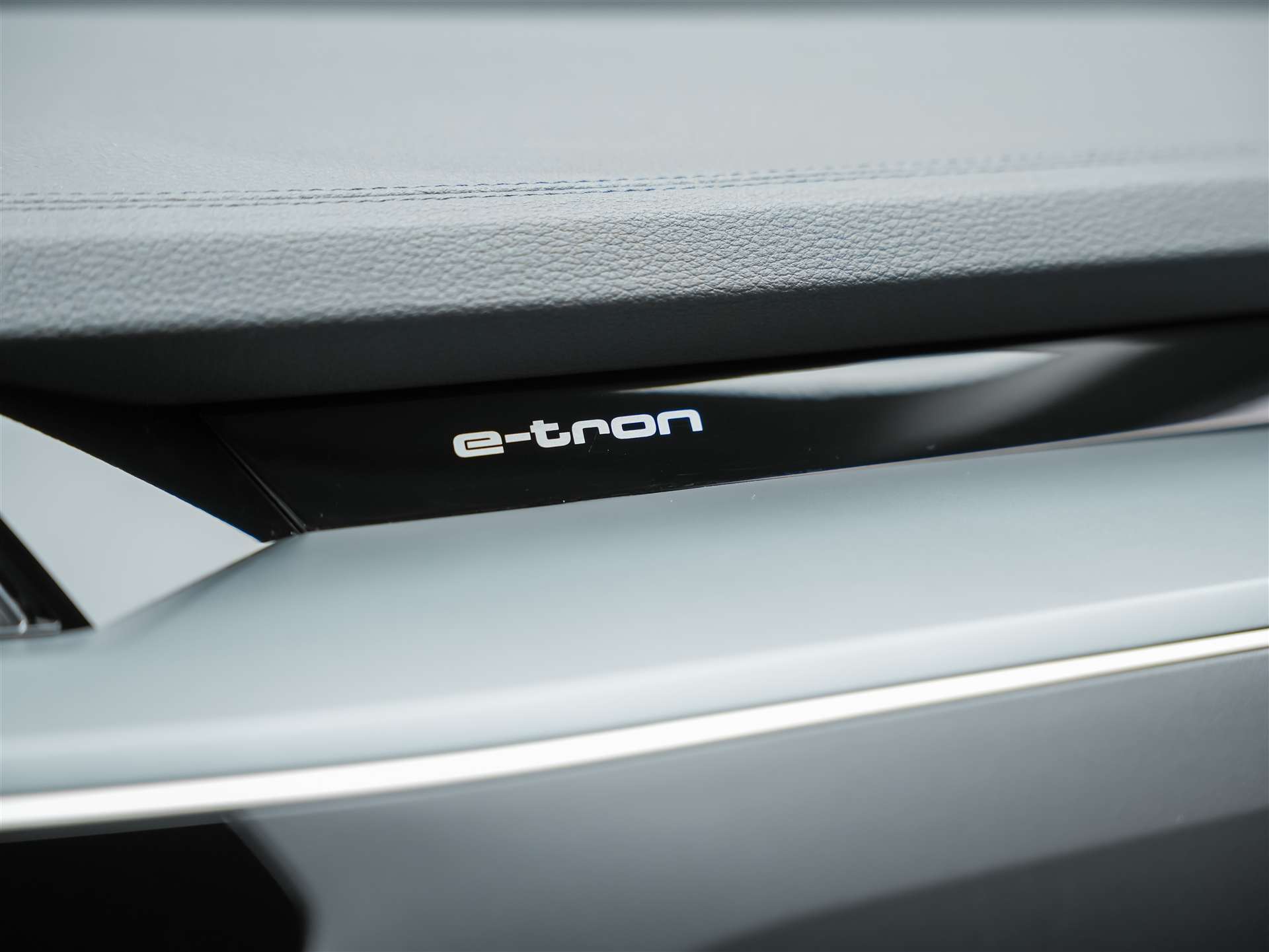 AUDI e-tron 50 Advanced Attraction quattro *Head Up Display*360° Kamera*Sitzheizung*-image-23