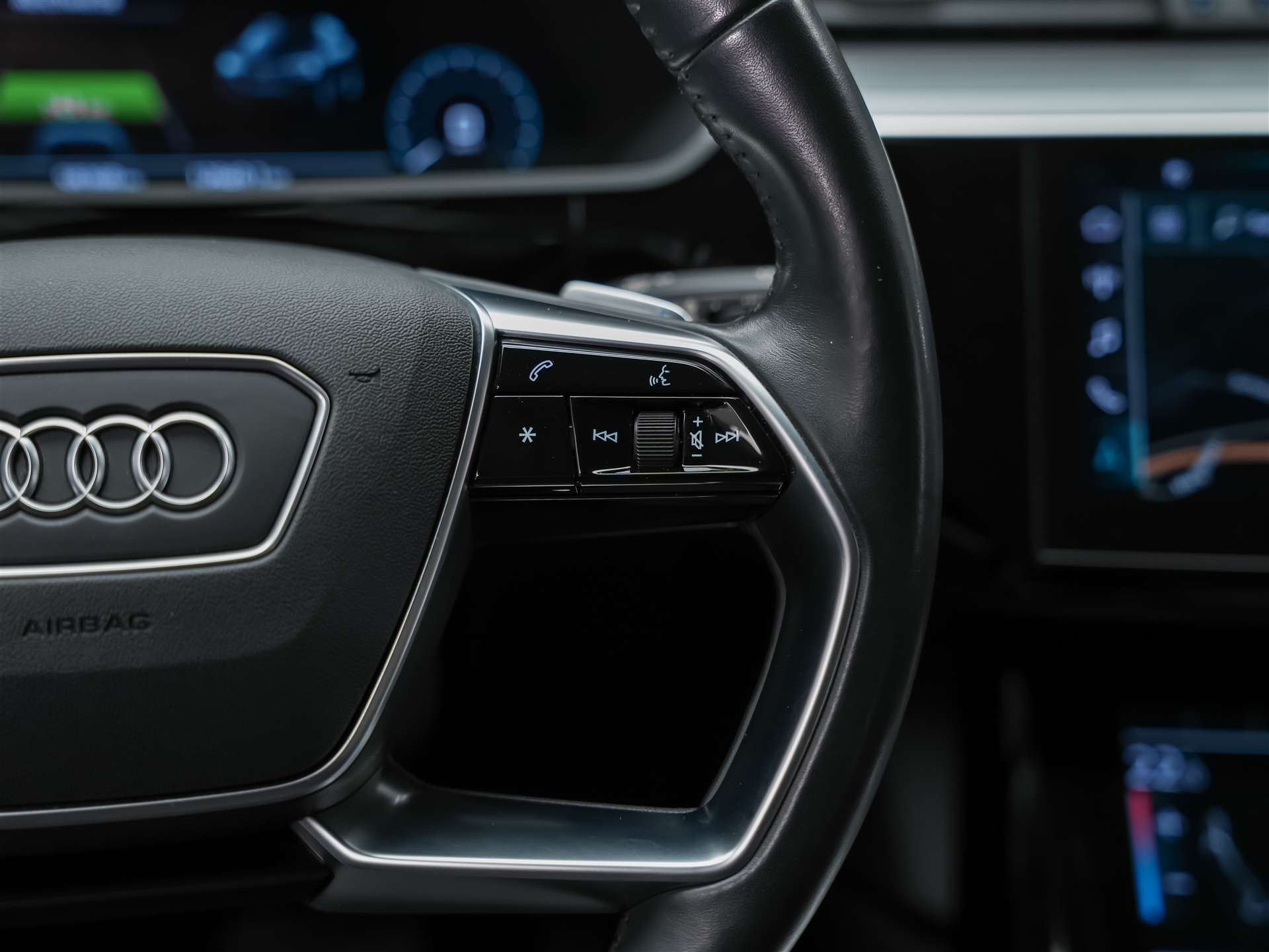 AUDI e-tron 50 Advanced Attraction quattro *Head Up Display*360° Kamera*Sitzheizung*-image-28