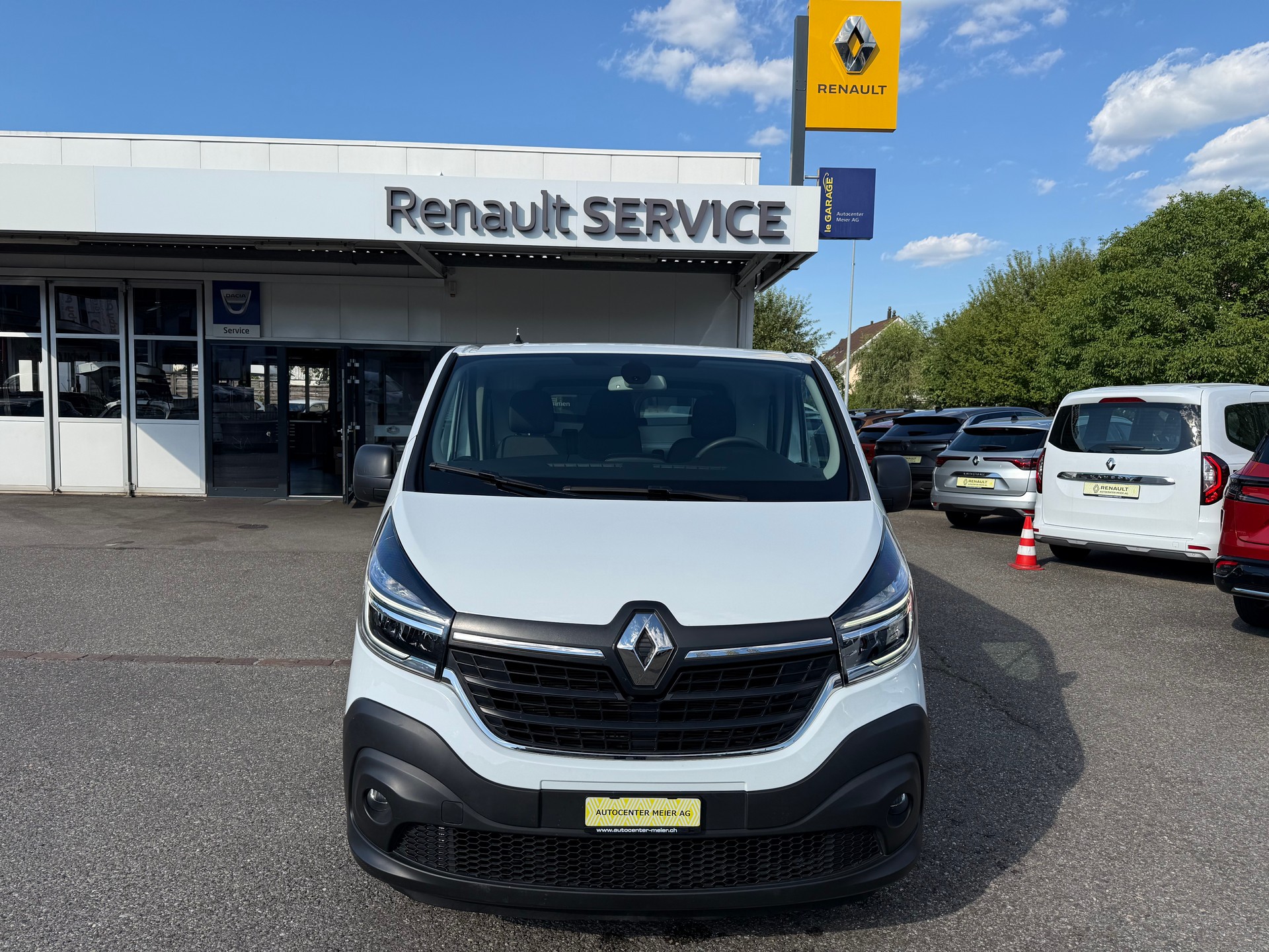 RENAULT Trafic 2.0 Energy dCi 120 3.0t Business L1H1-image-0