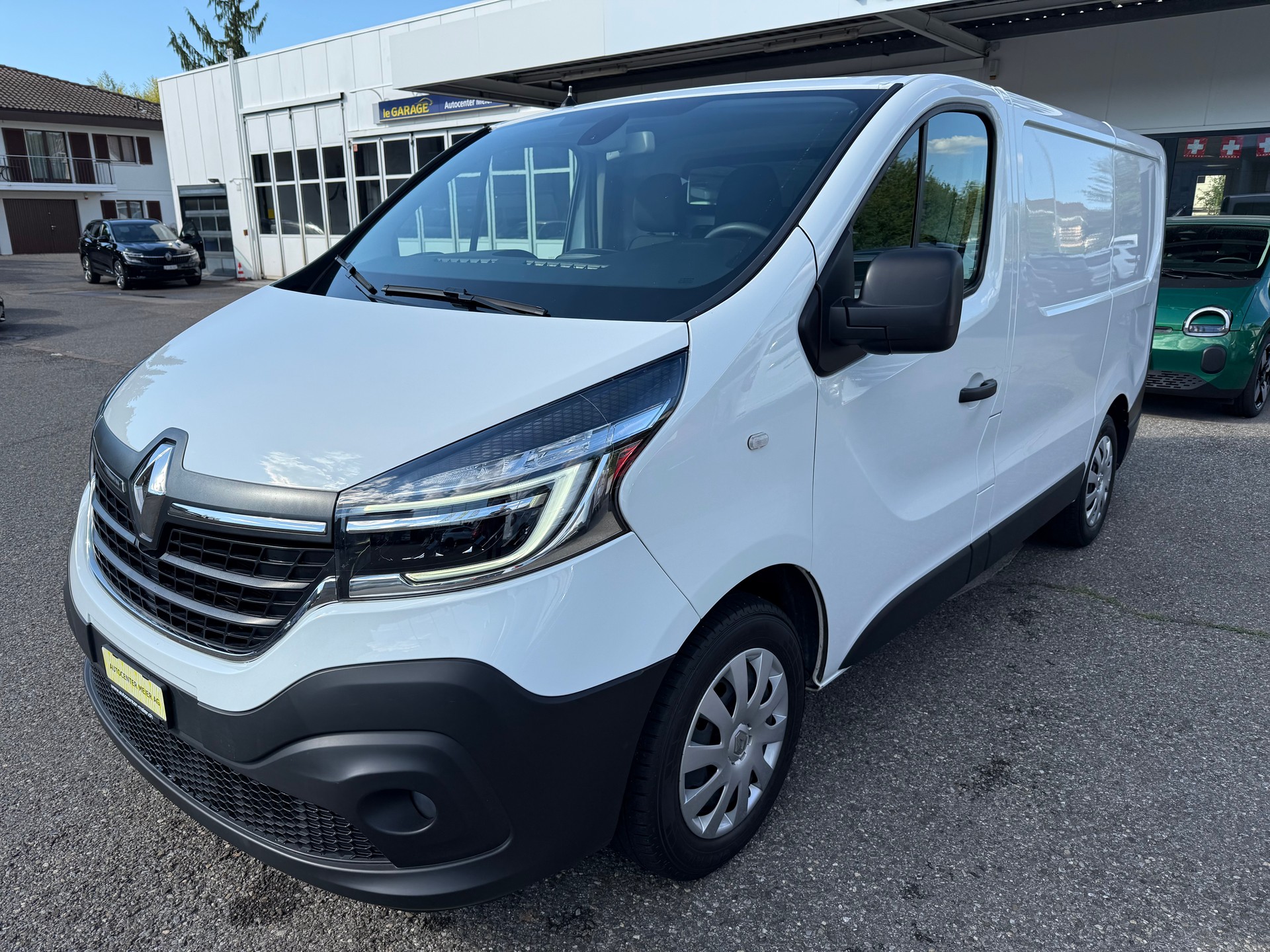 RENAULT Trafic 2.0 Energy dCi 120 3.0t Business L1H1-image-1