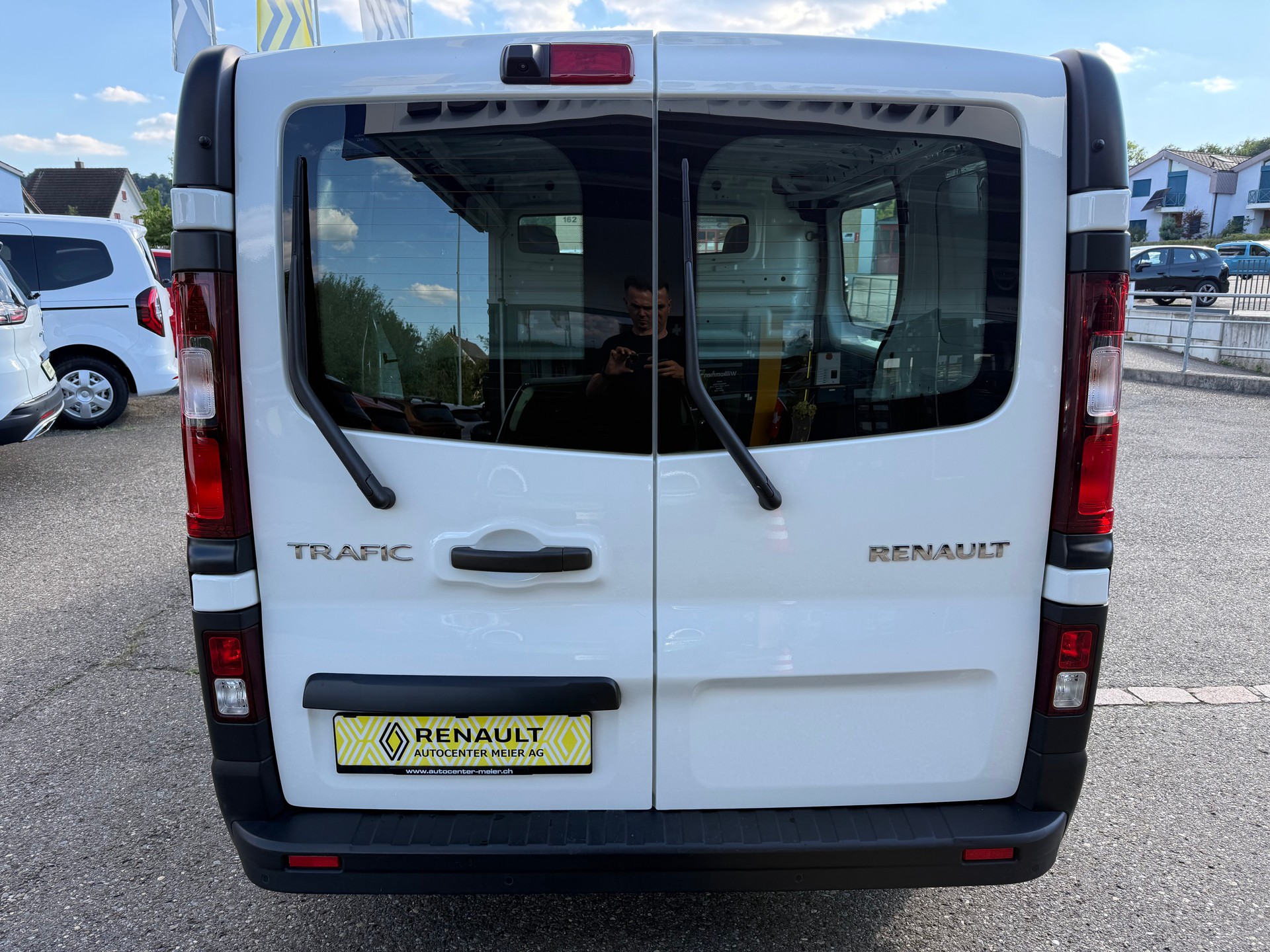 RENAULT Trafic 2.0 Energy dCi 120 3.0t Business L1H1-image-4