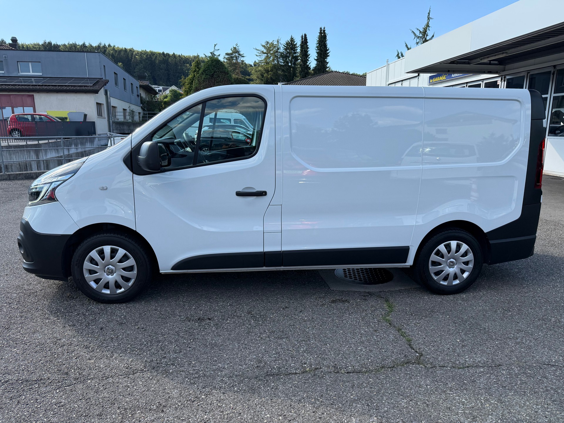 RENAULT Trafic 2.0 Energy dCi 120 3.0t Business L1H1-image-2