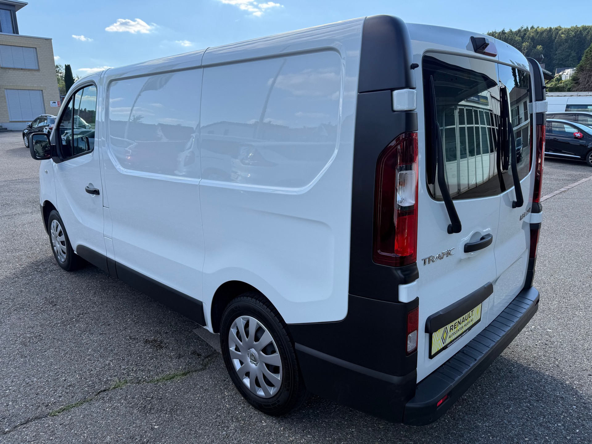 RENAULT Trafic 2.0 Energy dCi 120 3.0t Business L1H1-image-3