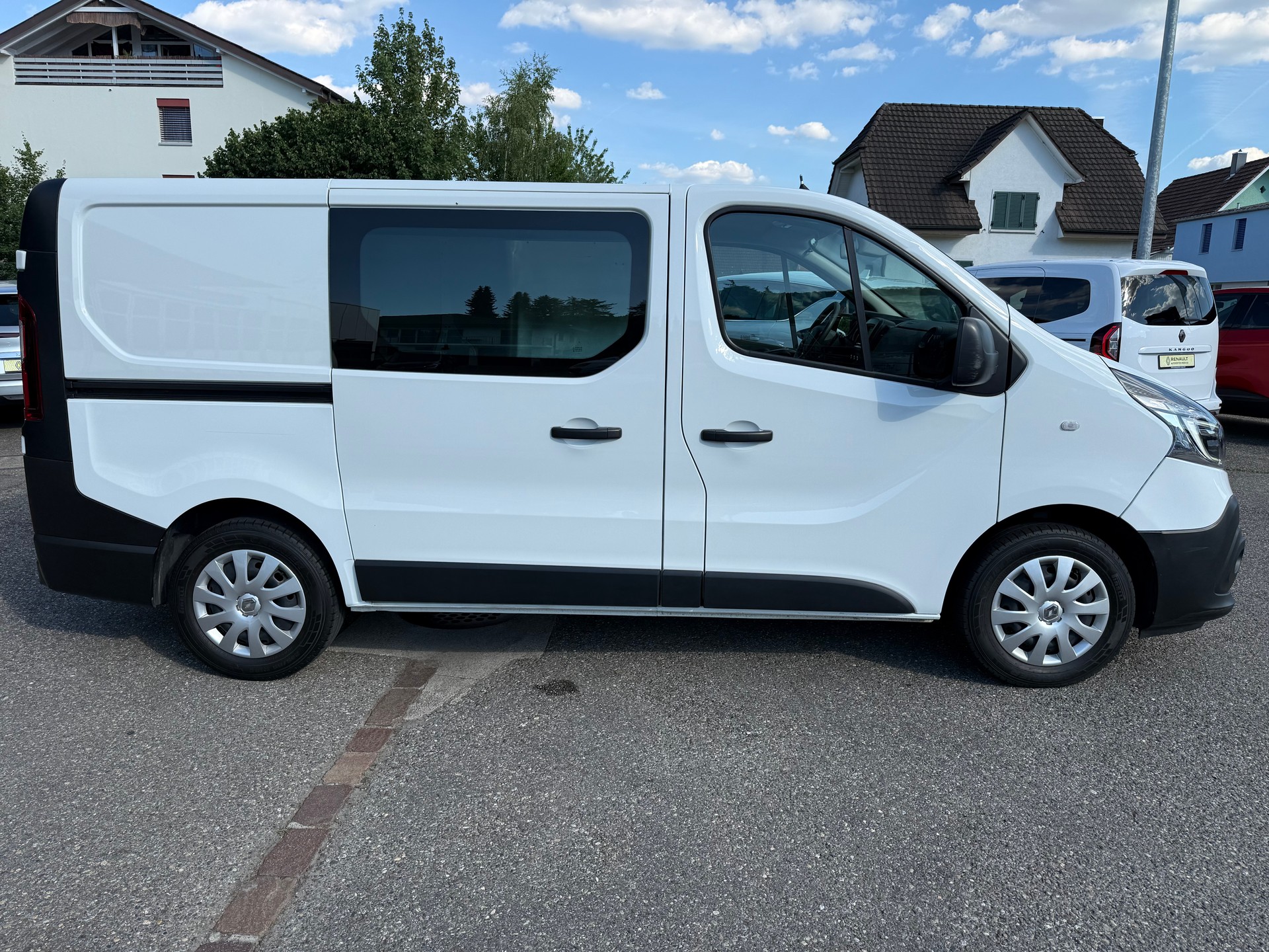 RENAULT Trafic 2.0 Energy dCi 120 3.0t Business L1H1-image-6