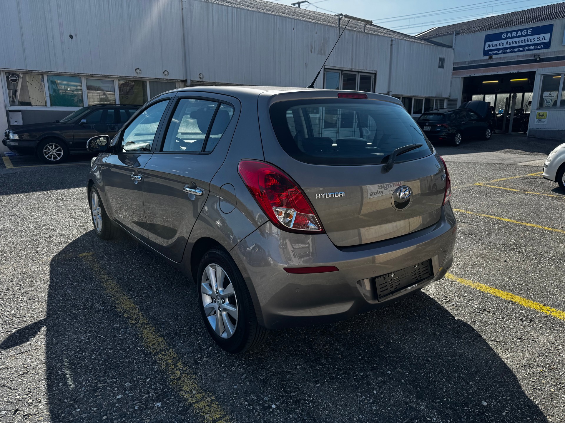 HYUNDAI i20 1.4 Premium Automatic-image-3