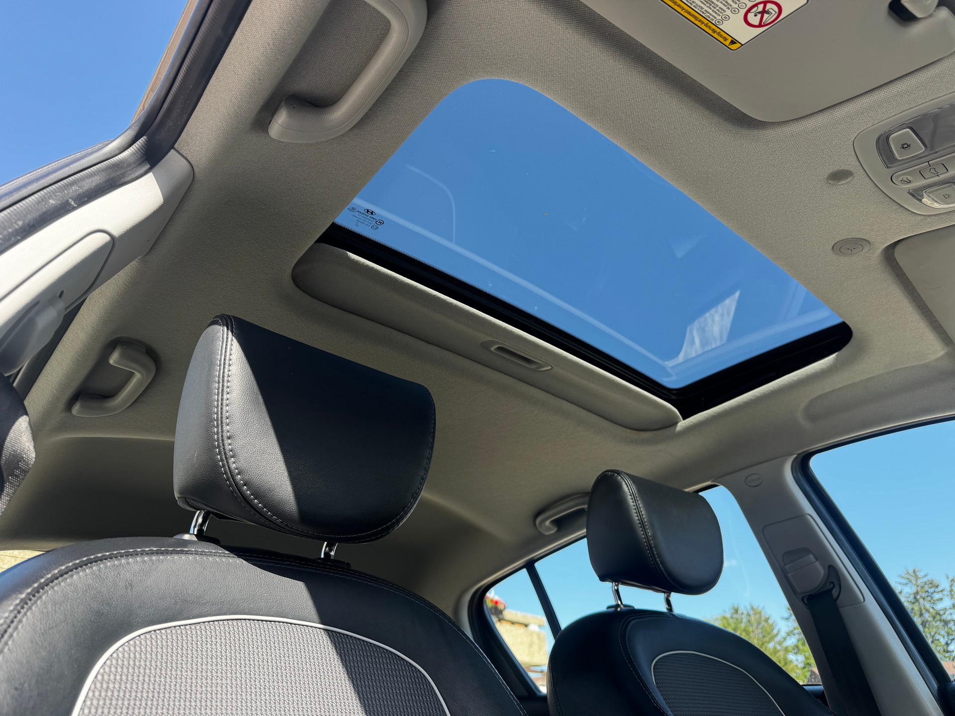 HYUNDAI i20 1.4 Premium Automatic-image-15
