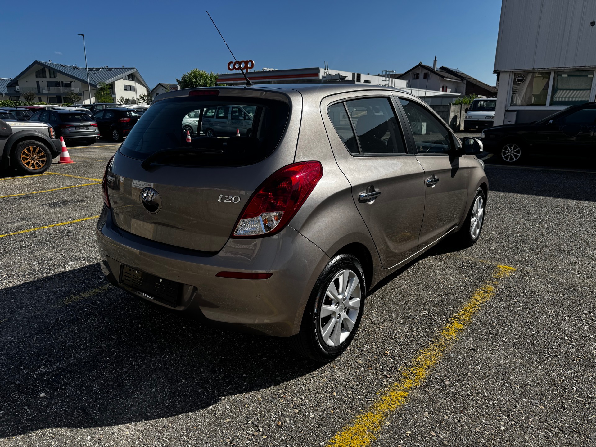 HYUNDAI i20 1.4 Premium Automatic-image-5