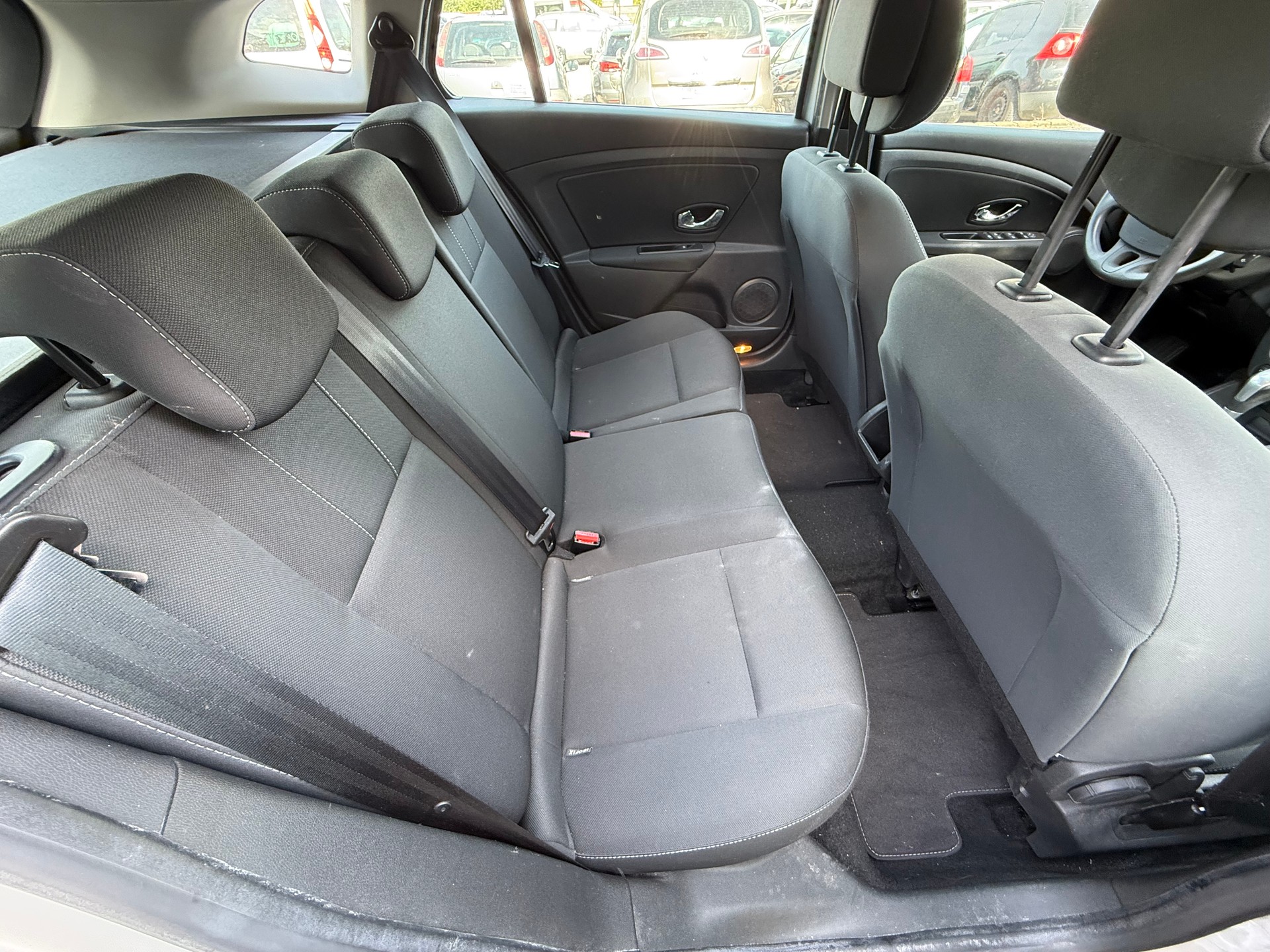 RENAULT Mégane Grandtour 1.5 dCi Expression EDC-image-8