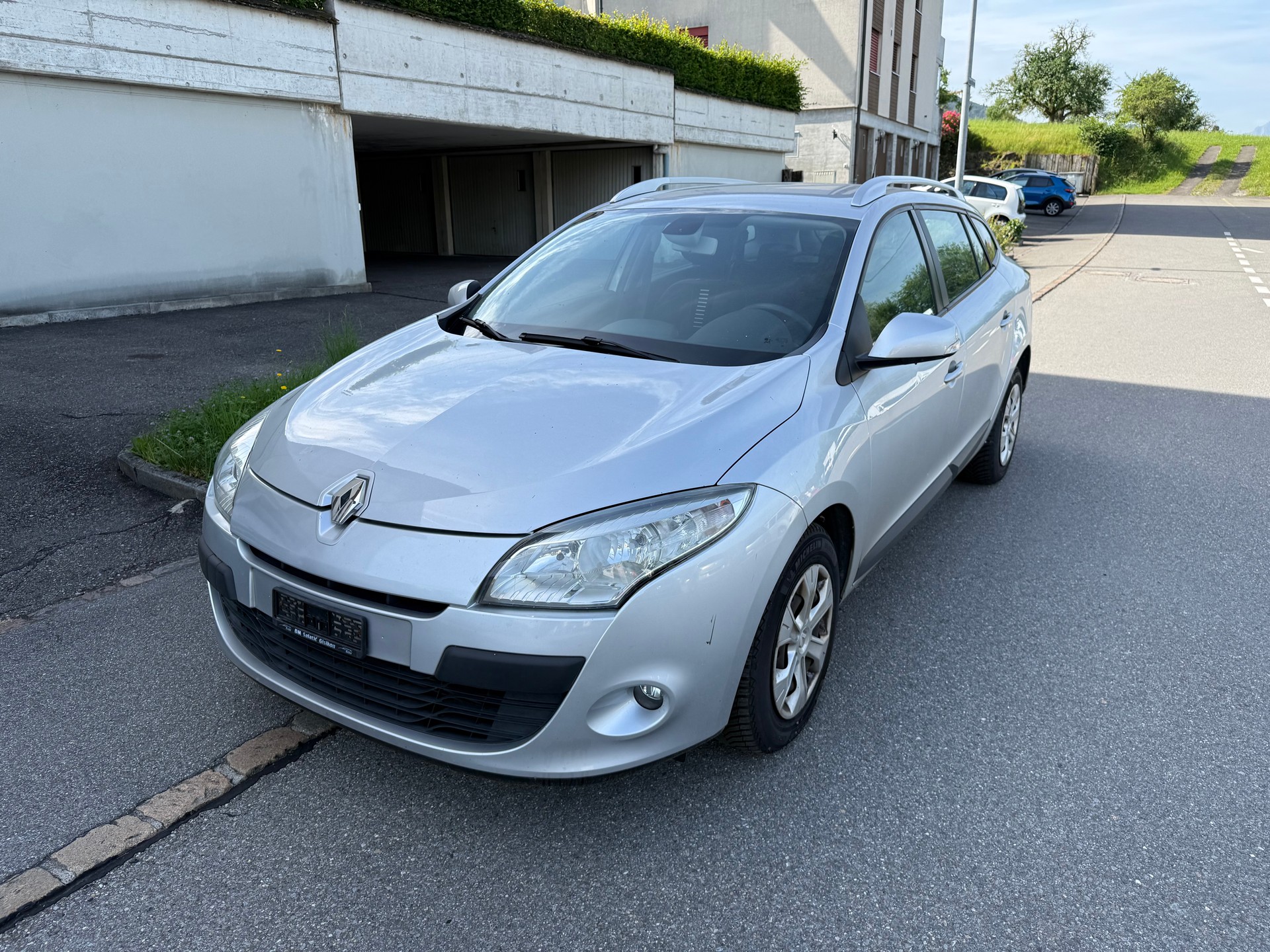 RENAULT Mégane Grandtour 1.5 dCi Expression EDC-image-1