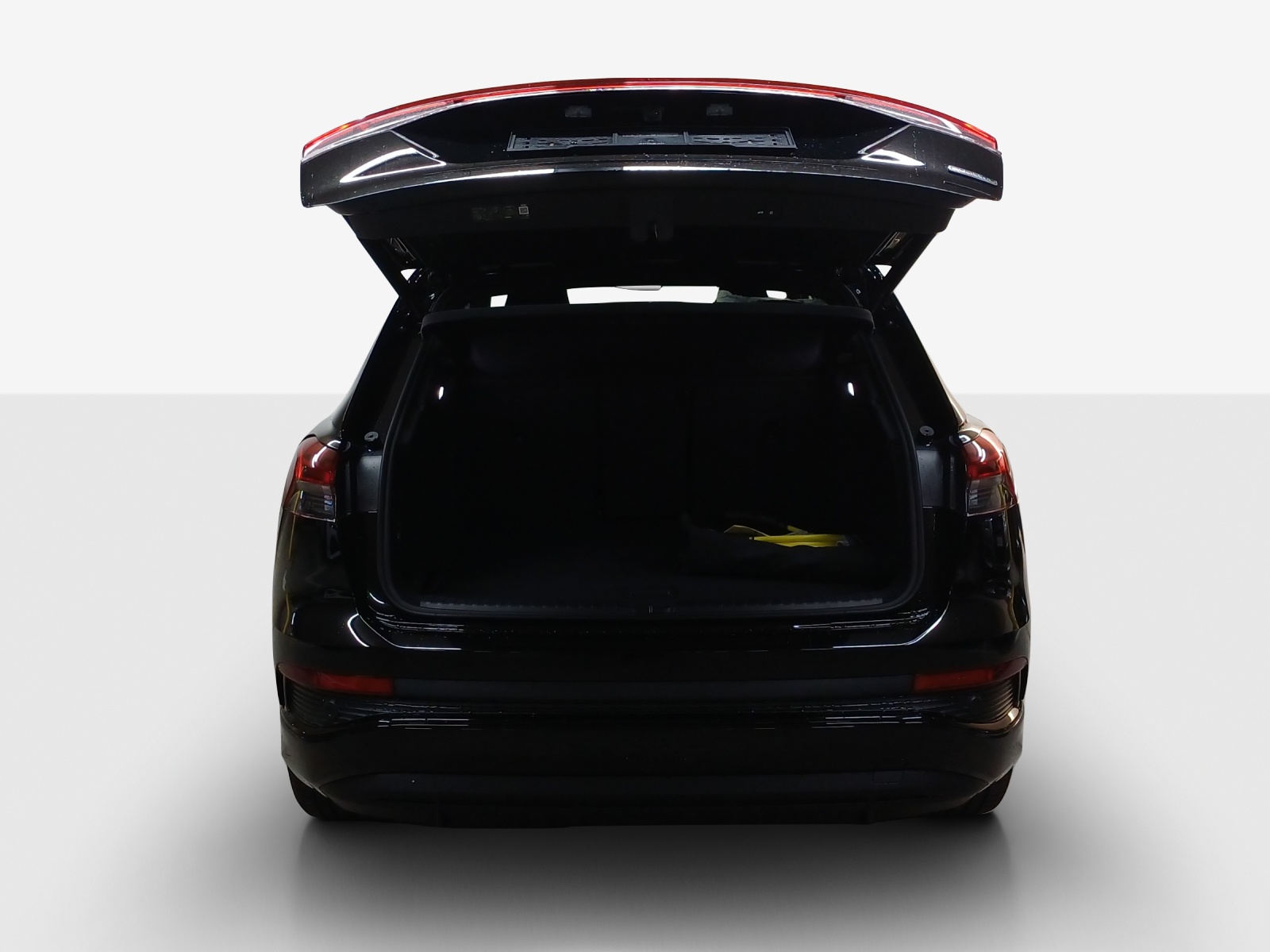 AUDI Q4 e-tron 45 quattro-image-12