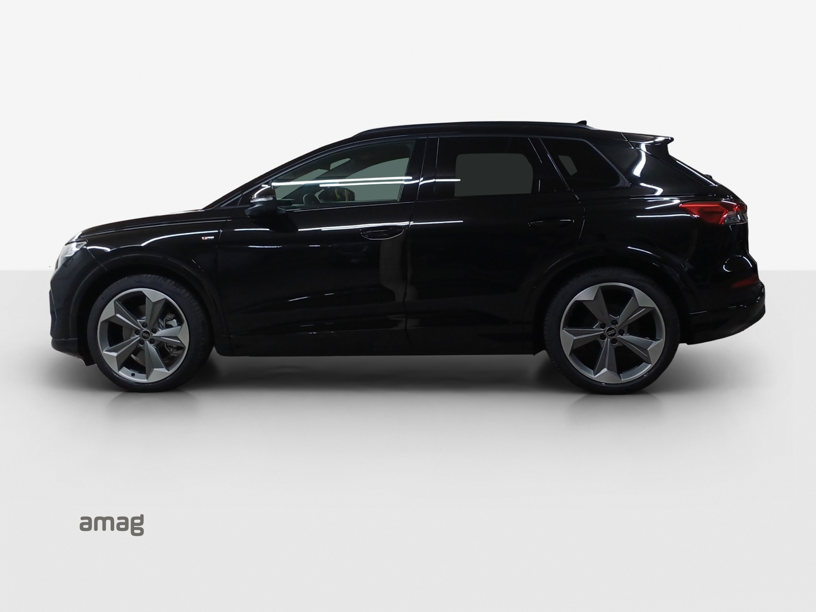 AUDI Q4 e-tron 45 quattro-image-1