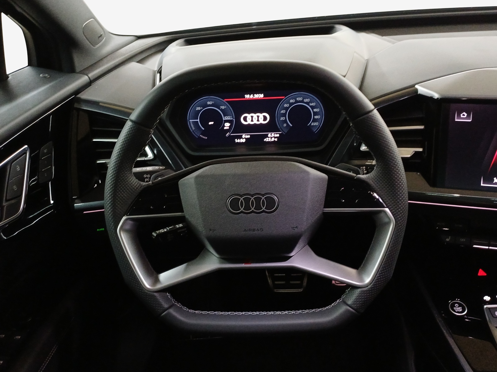 AUDI Q4 e-tron 45 quattro-image-9