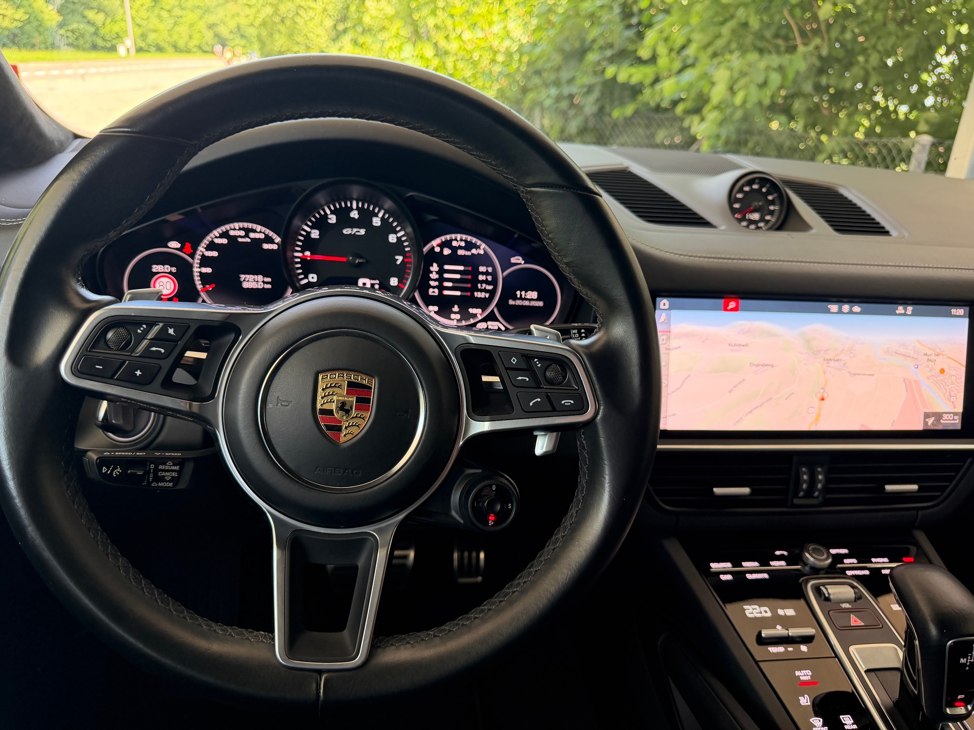 PORSCHE Cayenne GTS Coupé-image-12