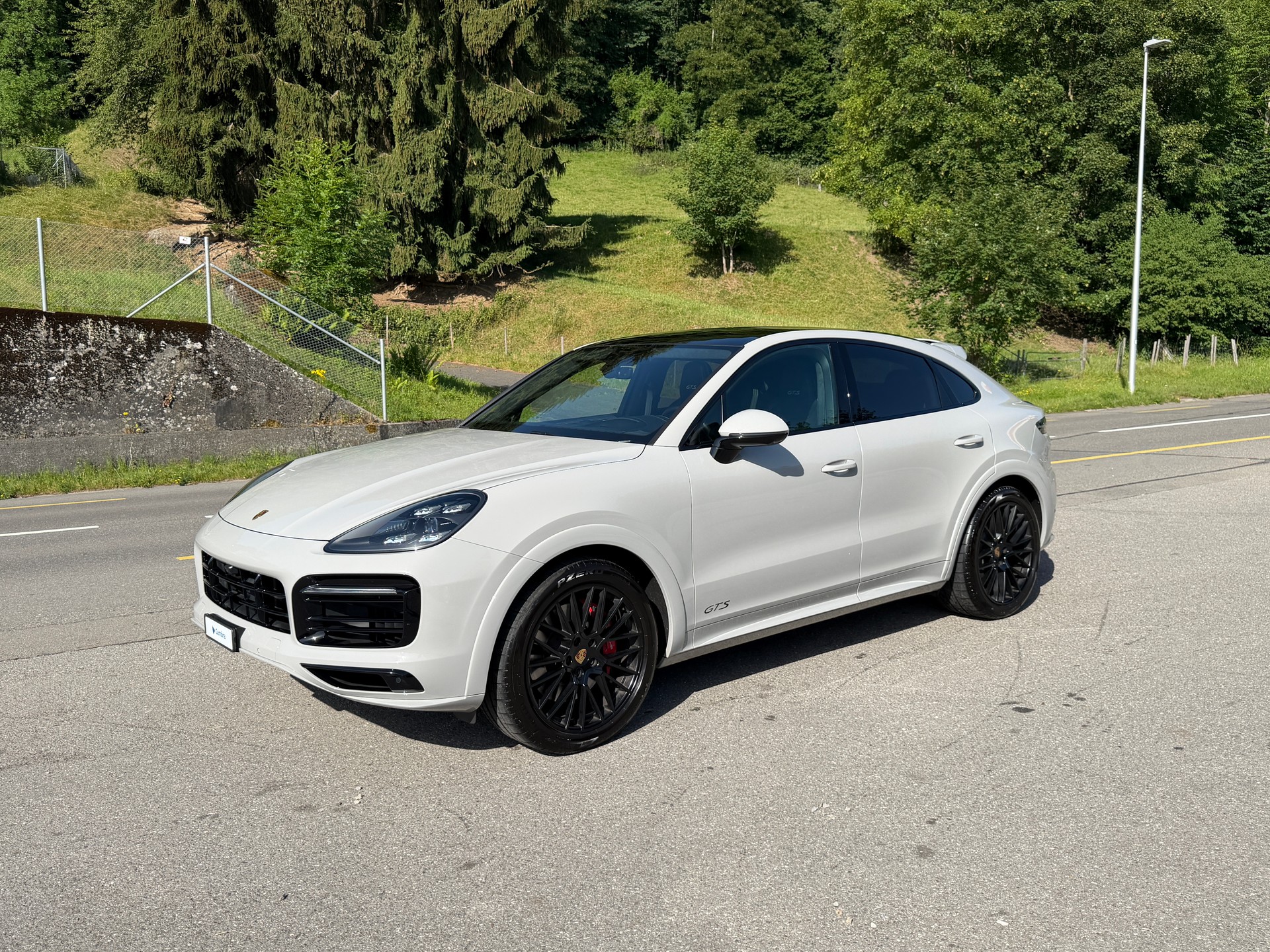 PORSCHE Cayenne GTS Coupé-image-1