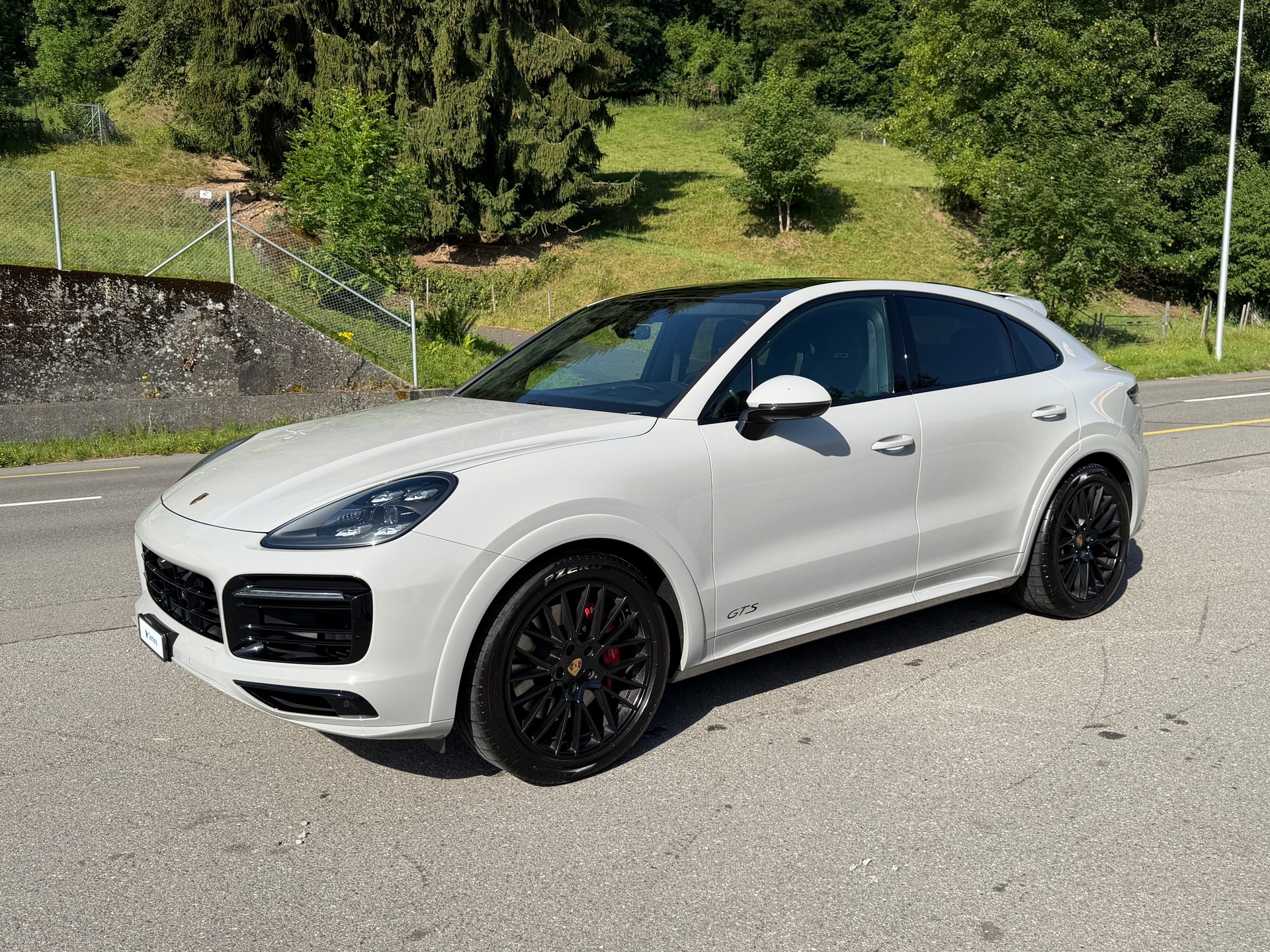 PORSCHE Cayenne GTS Coupé-image-4