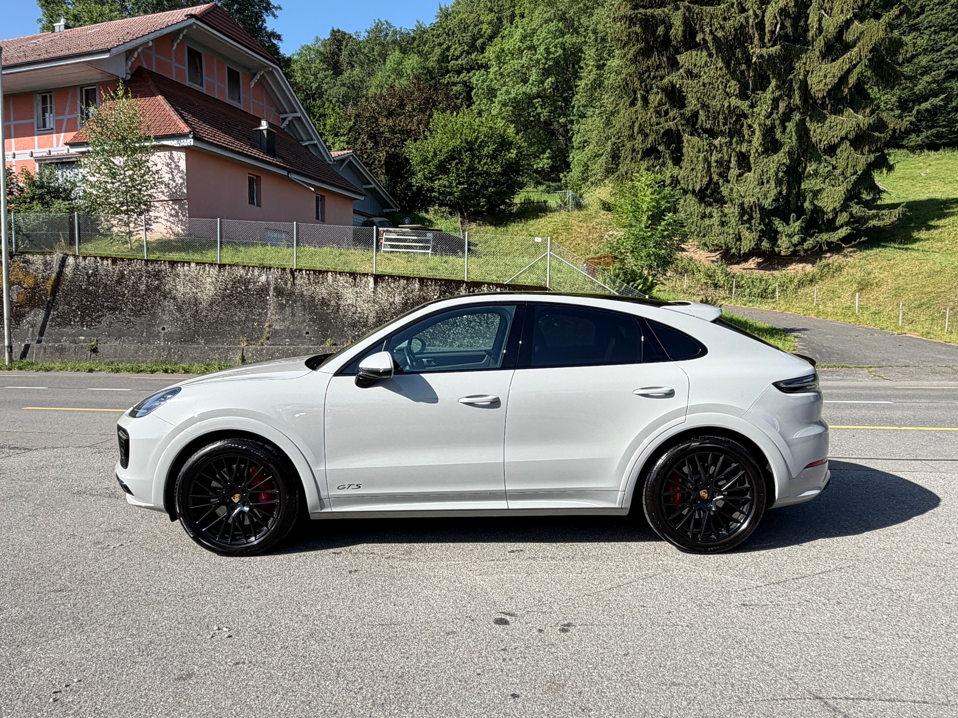 PORSCHE Cayenne GTS Coupé-image-2