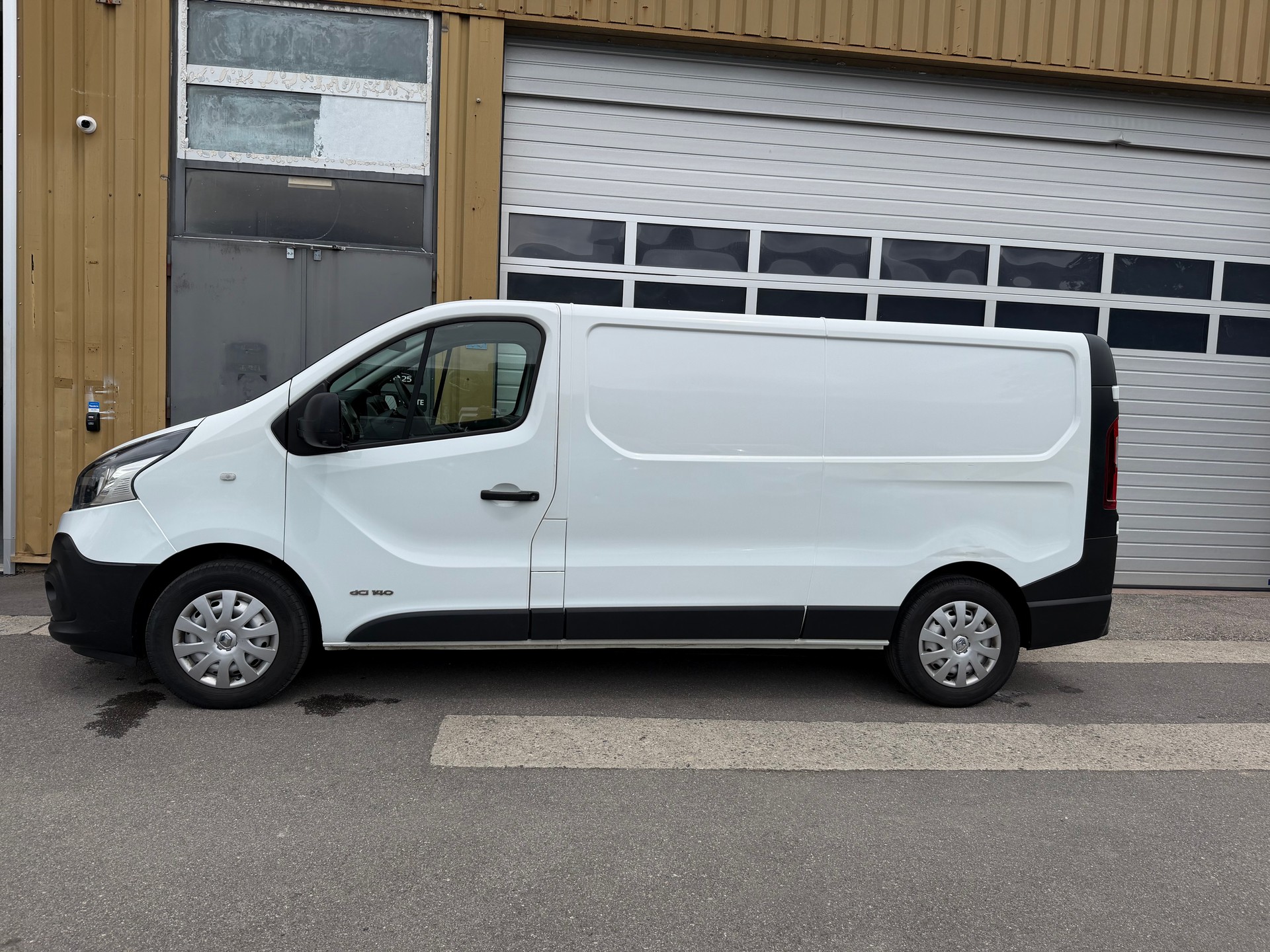 RENAULT Trafic 1.6 ENERGY TwinT. dCi145 2.9t Busin. L2H1-image-1