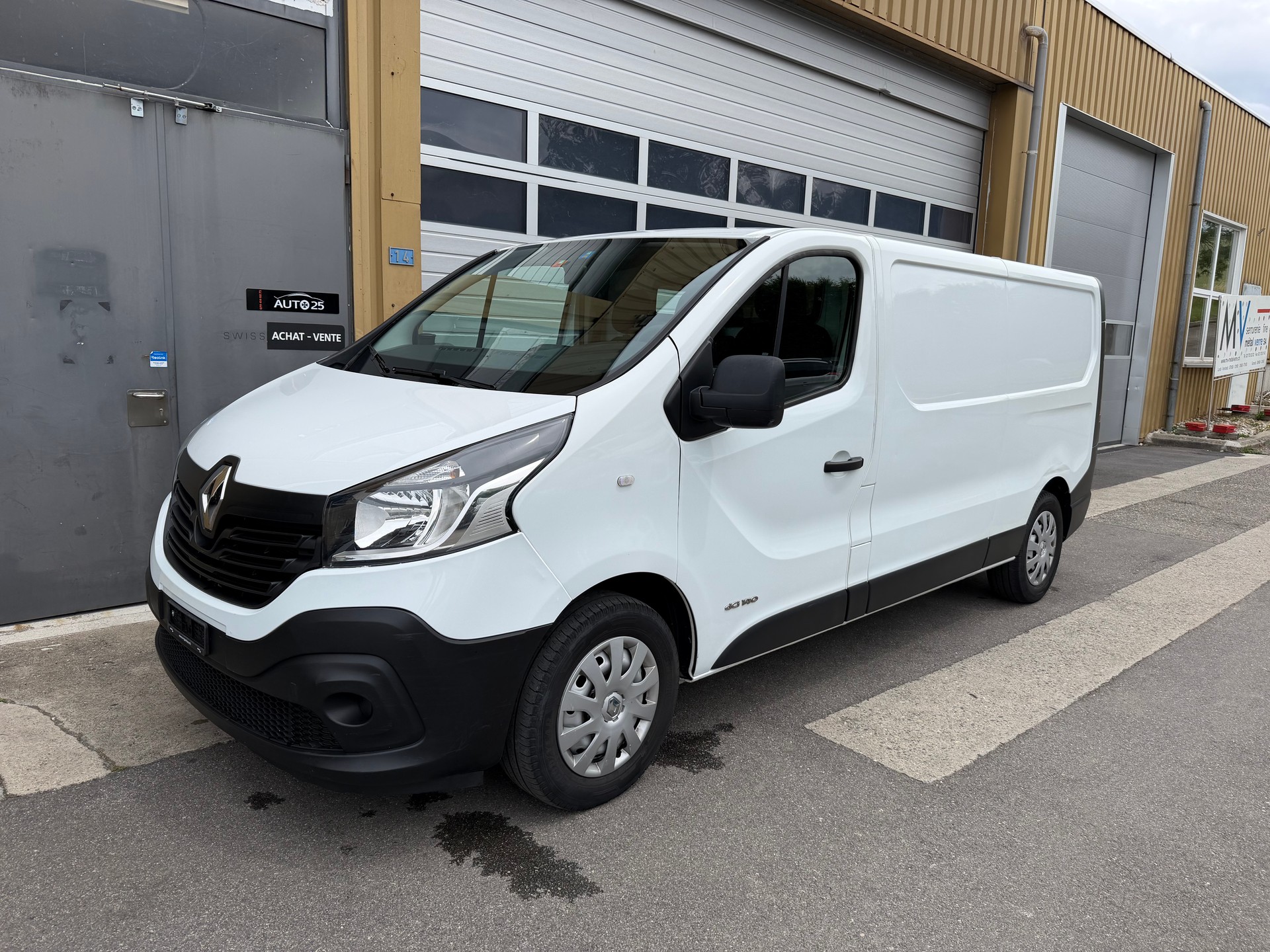 RENAULT Trafic 1.6 ENERGY TwinT. dCi145 2.9t Busin. L2H1-image-0