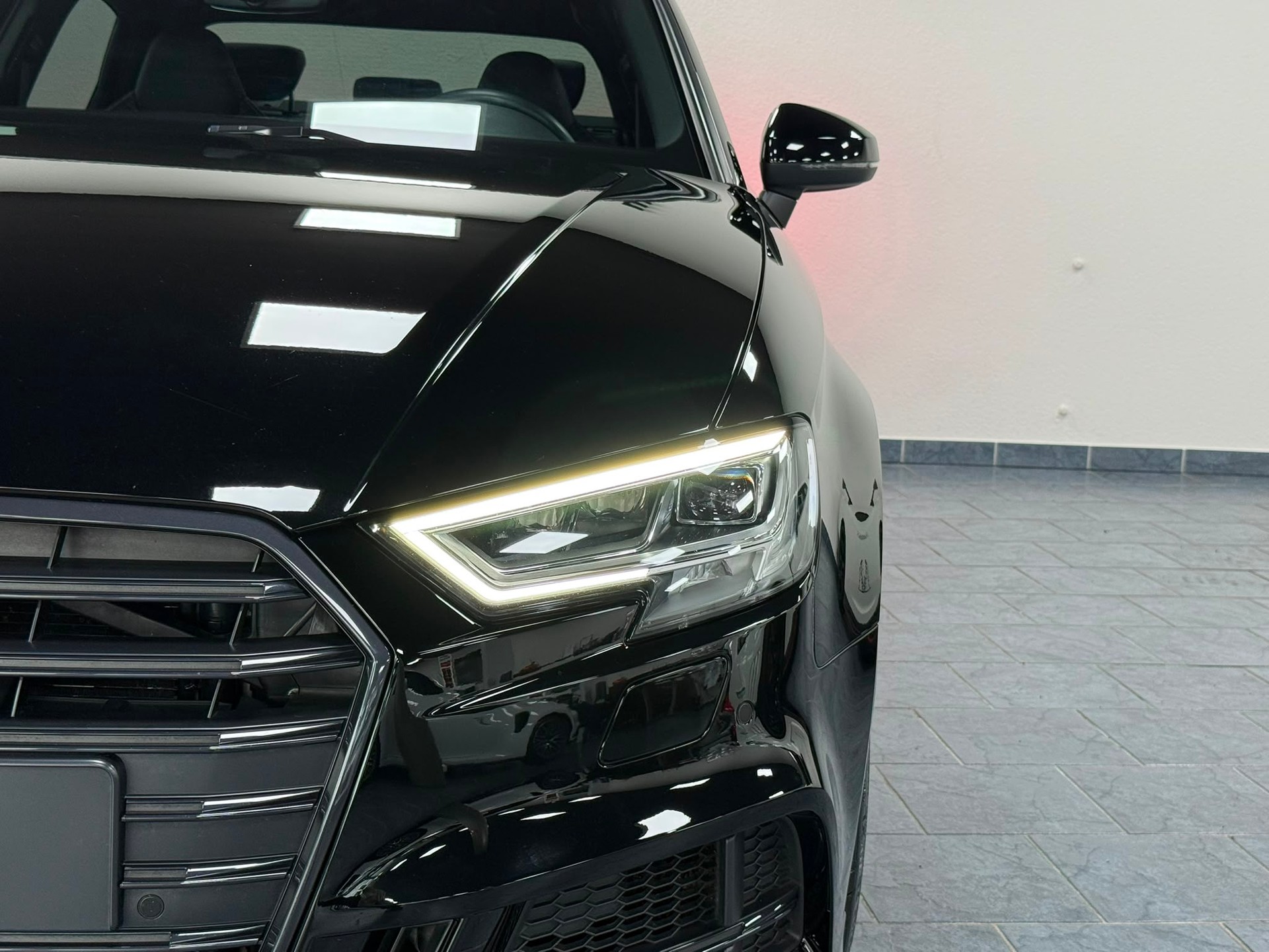 AUDI S3 Limousine 2.0 TFSI quattro S-tronic-image-8