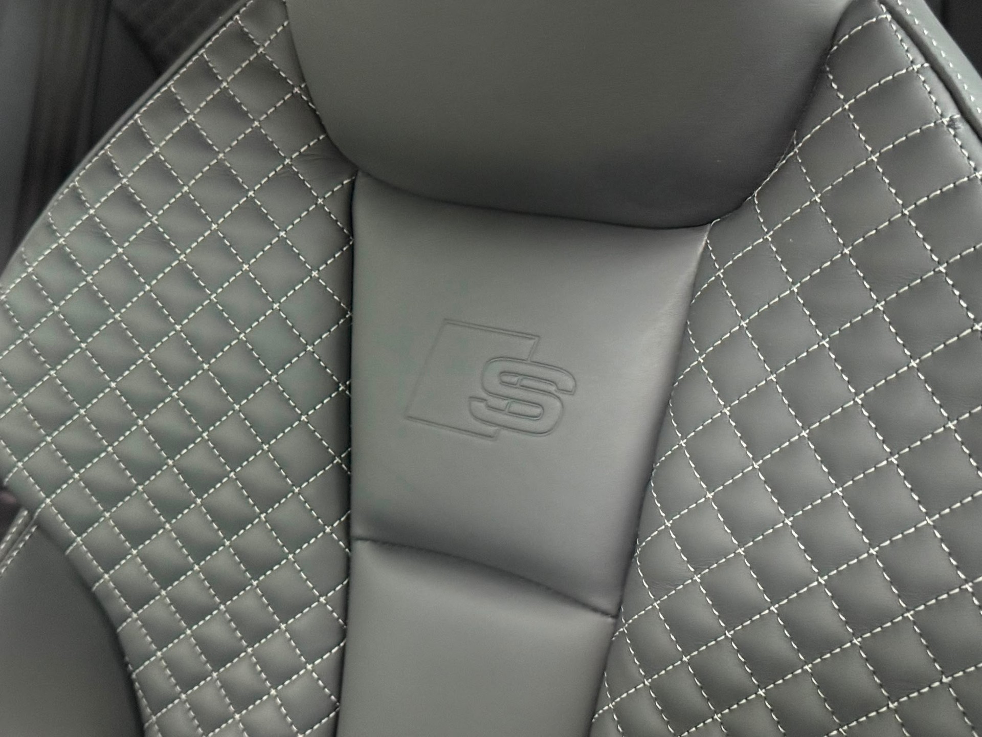 AUDI S3 Limousine 2.0 TFSI quattro S-tronic-image-14