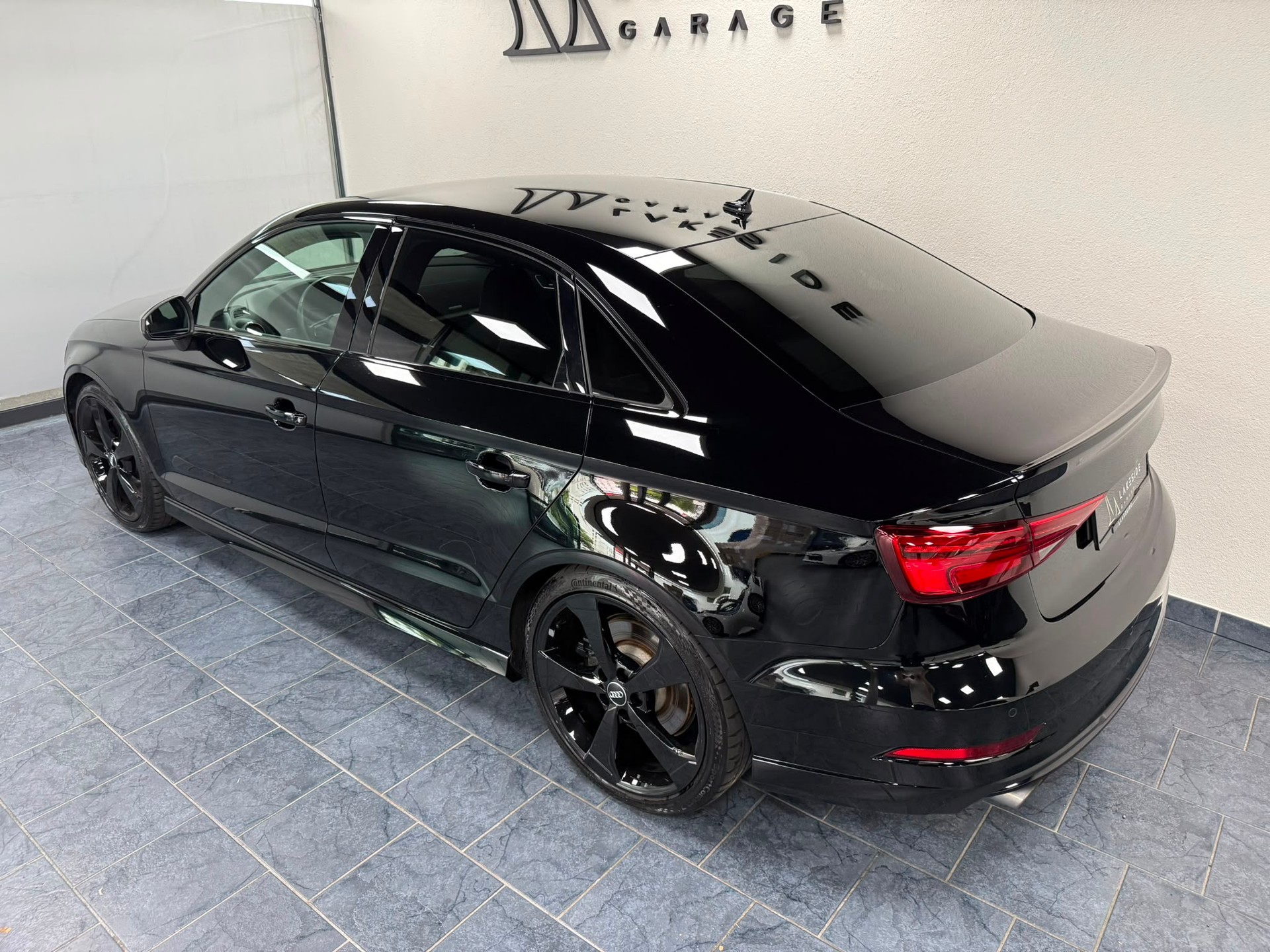 AUDI S3 Limousine 2.0 TFSI quattro S-tronic-image-5