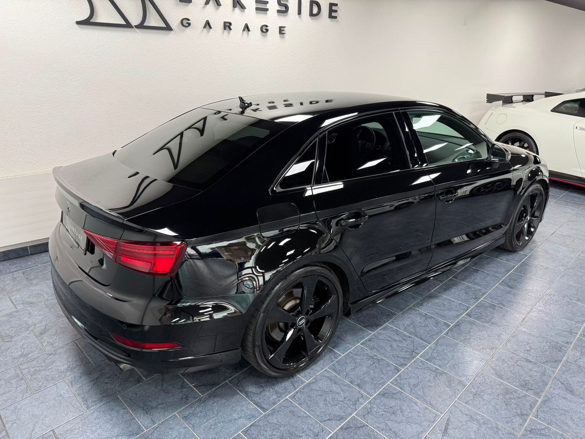 AUDI S3 Limousine 2.0 TFSI quattro S-tronic-image-3