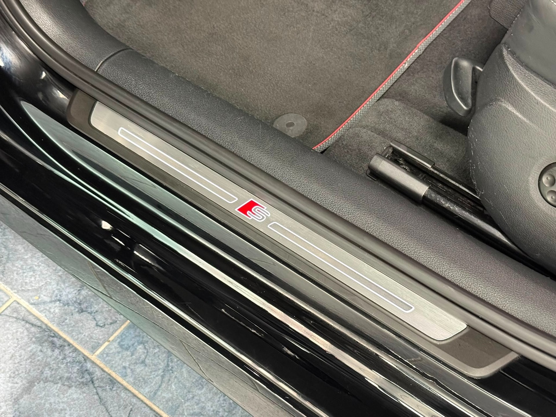 AUDI S3 Limousine 2.0 TFSI quattro S-tronic-image-27