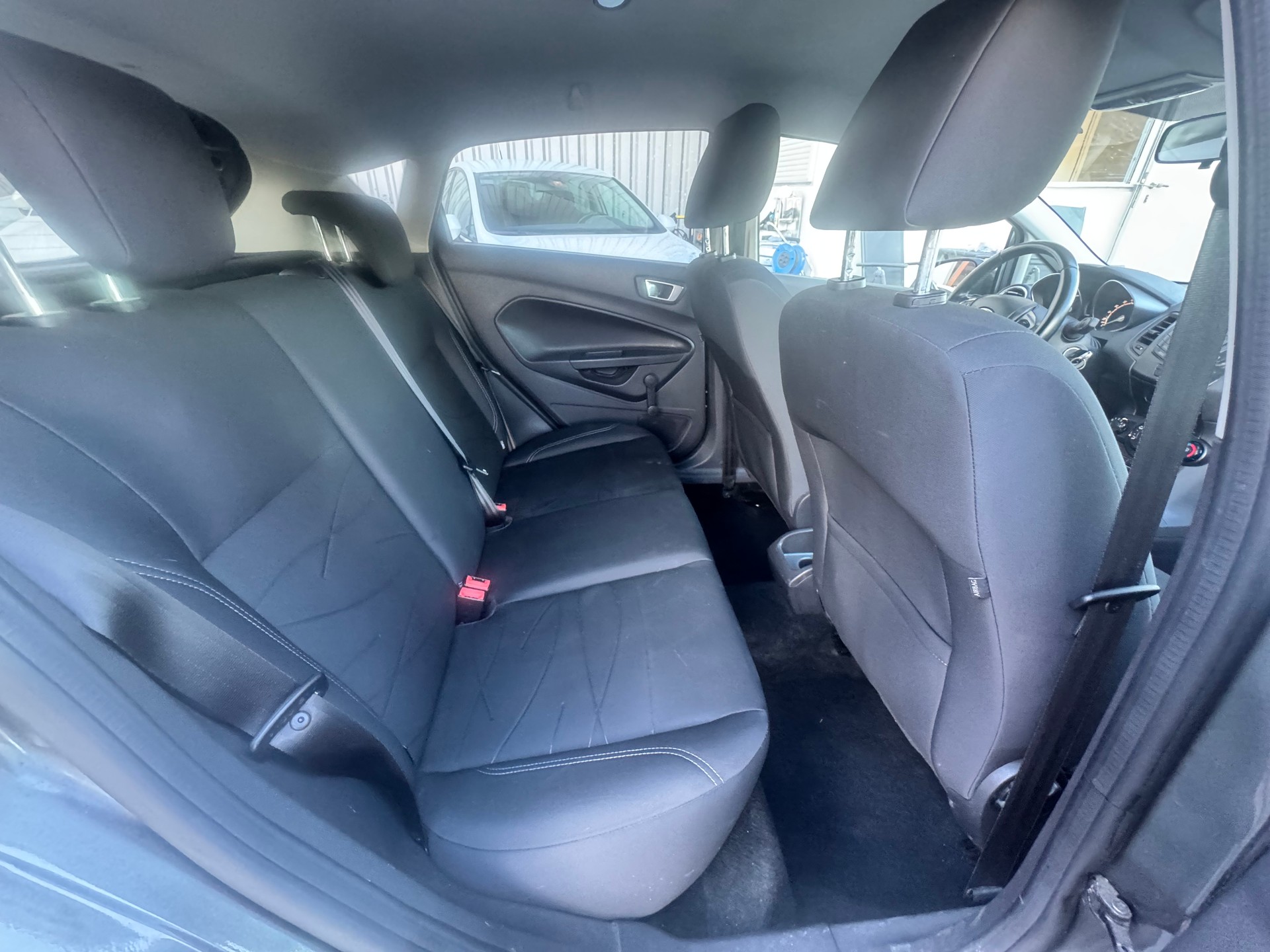 FORD Fiesta 1.5 TDCi Titanium-image-11