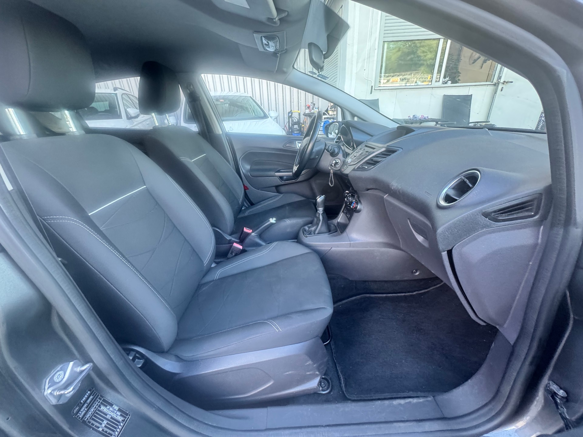 FORD Fiesta 1.5 TDCi Titanium-image-8