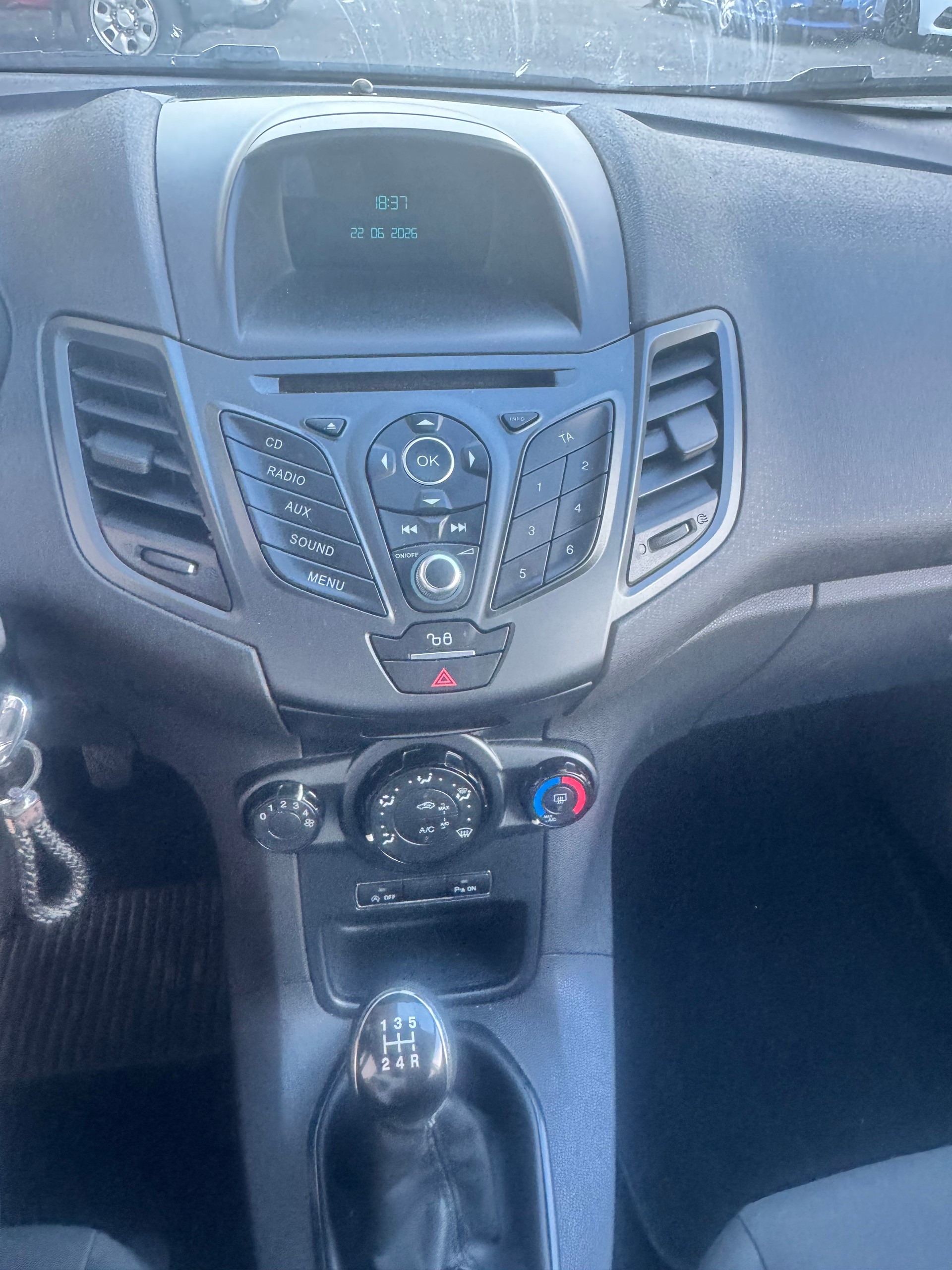 FORD Fiesta 1.5 TDCi Titanium-image-6