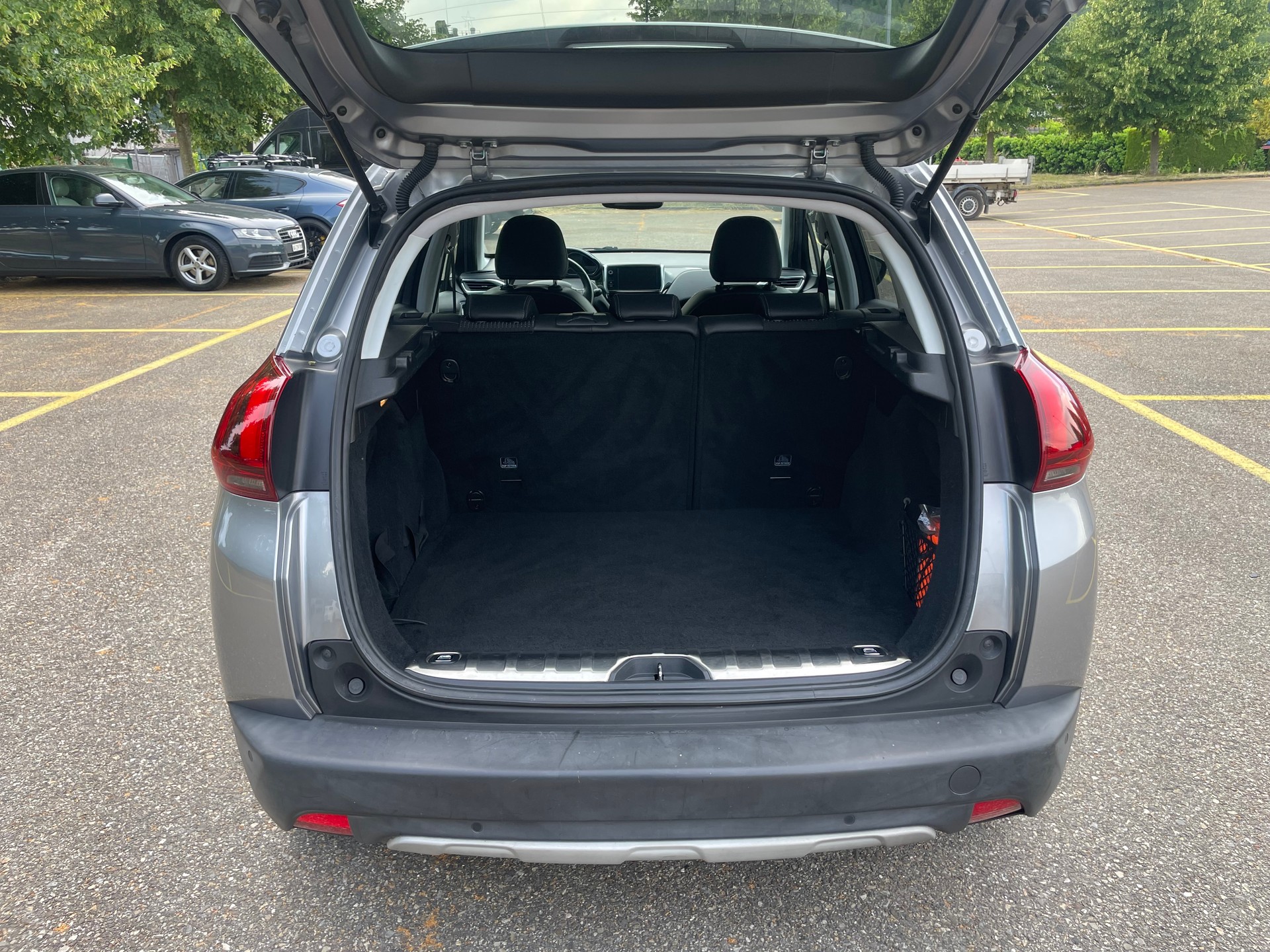 PEUGEOT 2008 1.2 PureTech Active EAT6-image-13