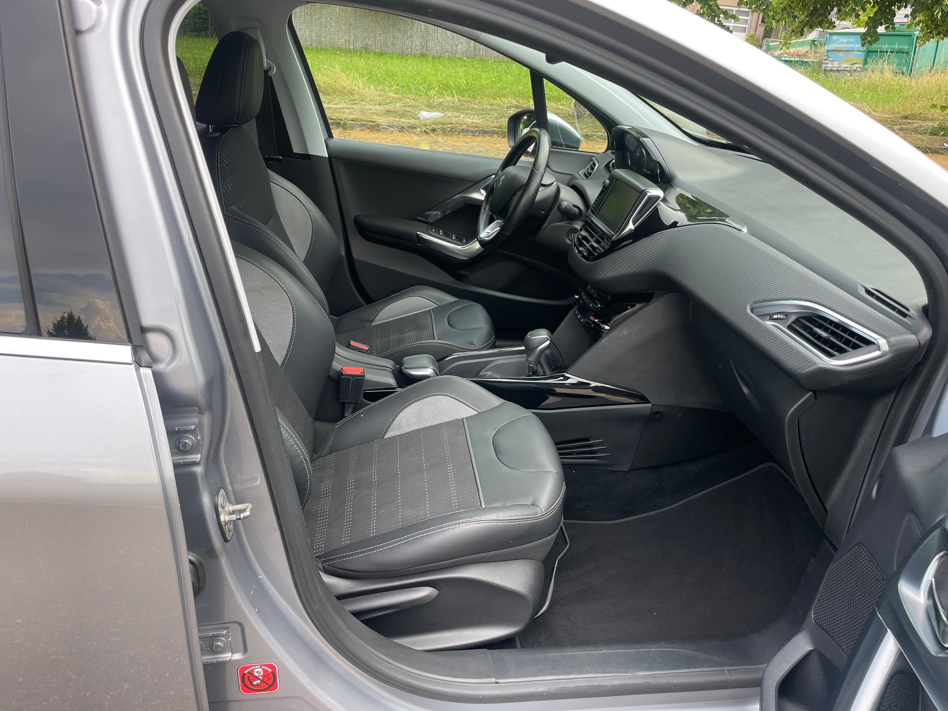 PEUGEOT 2008 1.2 PureTech Active EAT6-image-11